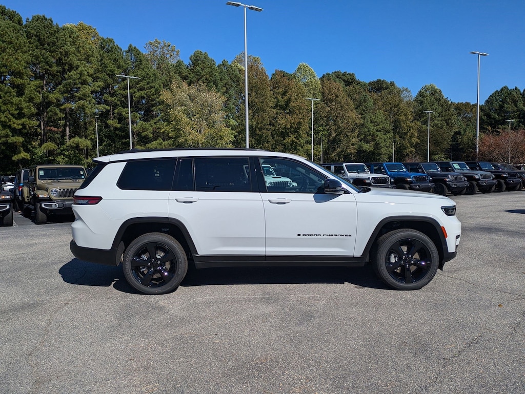 New 2025 Jeep Grand Cherokee L ALTITUDE X 4X4 Sport Utility