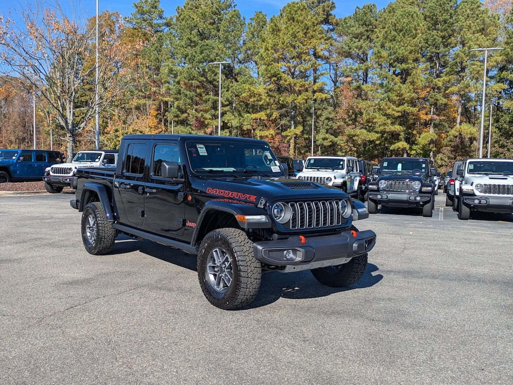 New 2026 Jeep Gladiator MOJAVE 4X4 Pickup