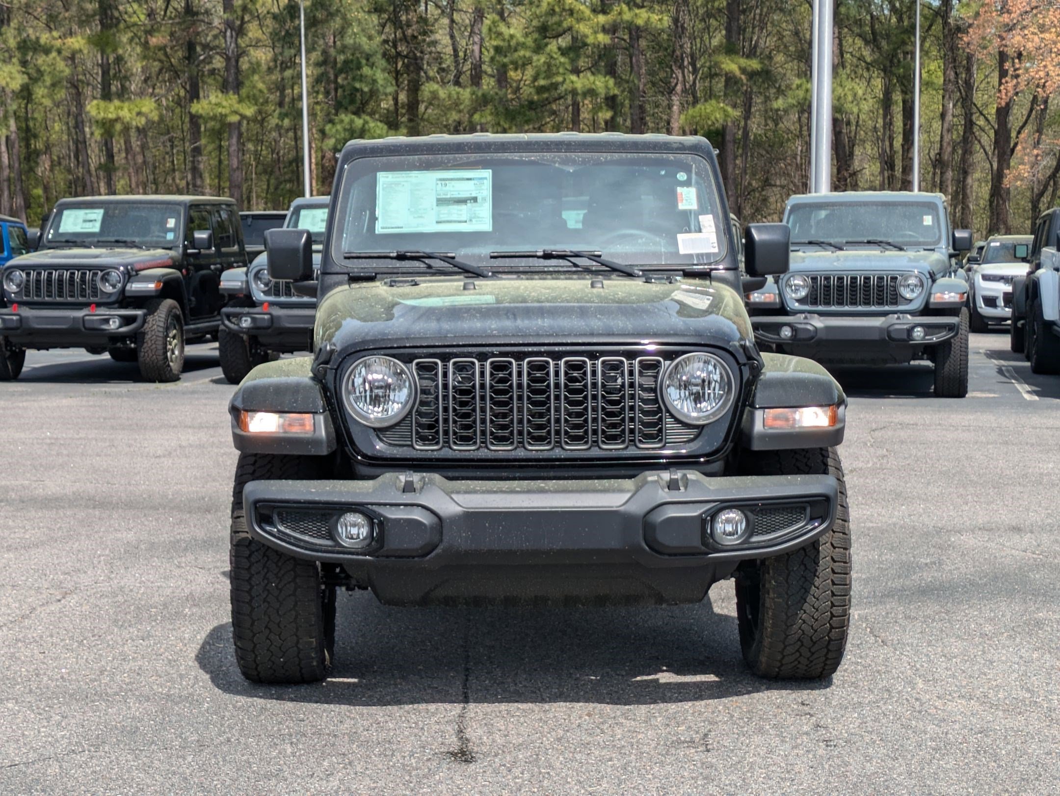 2025 Jeep Gladiator Sport photo 2