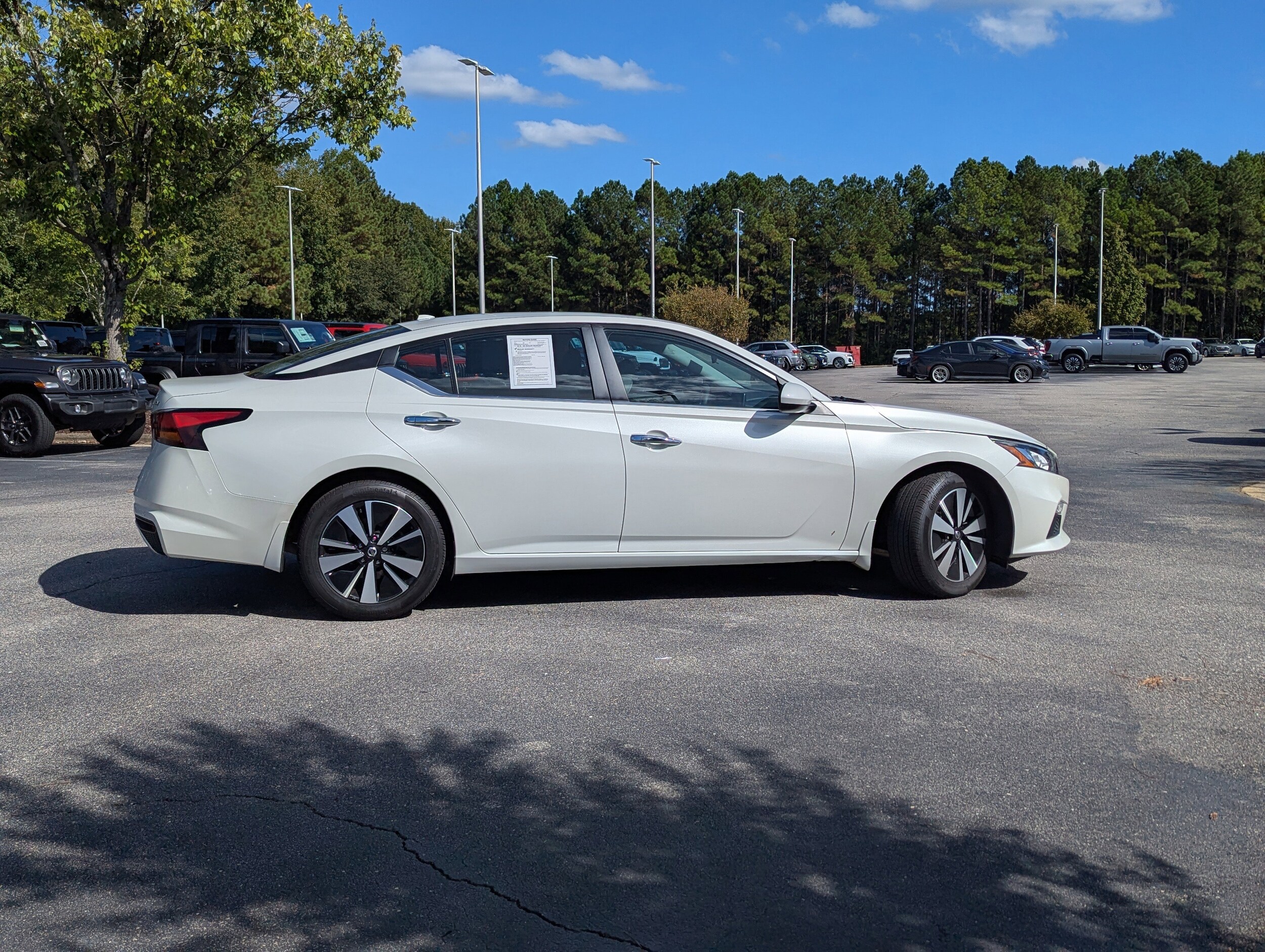 2021 Nissan Altima 2.5 SV photo 2