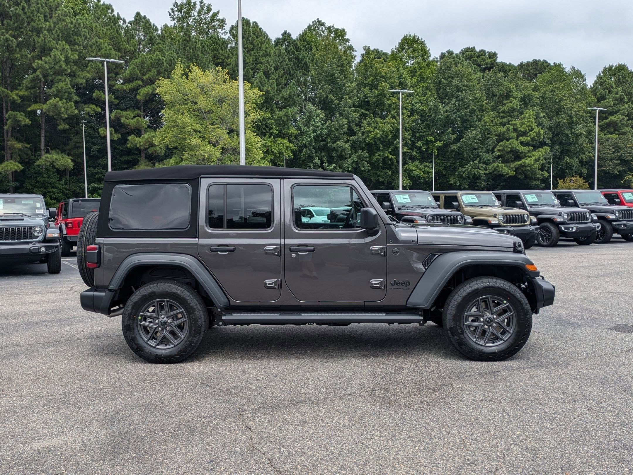2025 Jeep Wrangler Sport S photo 3