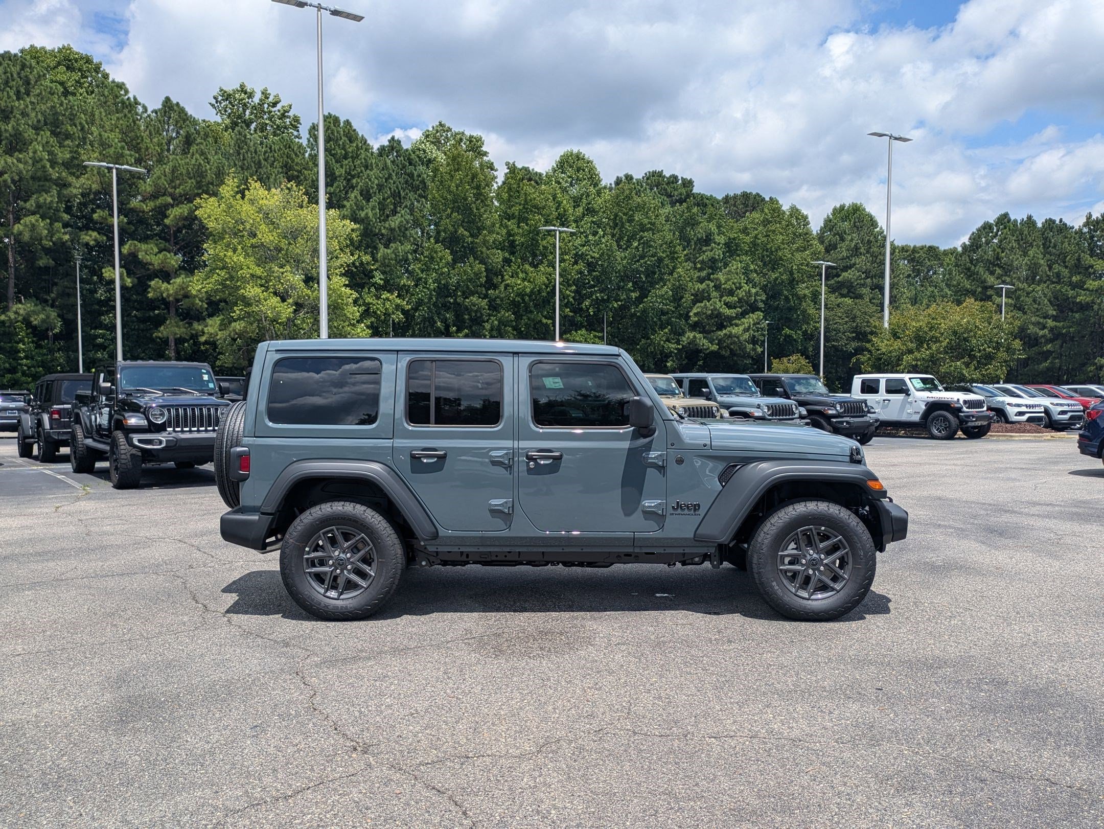 2025 Jeep Wrangler Sport S photo 4
