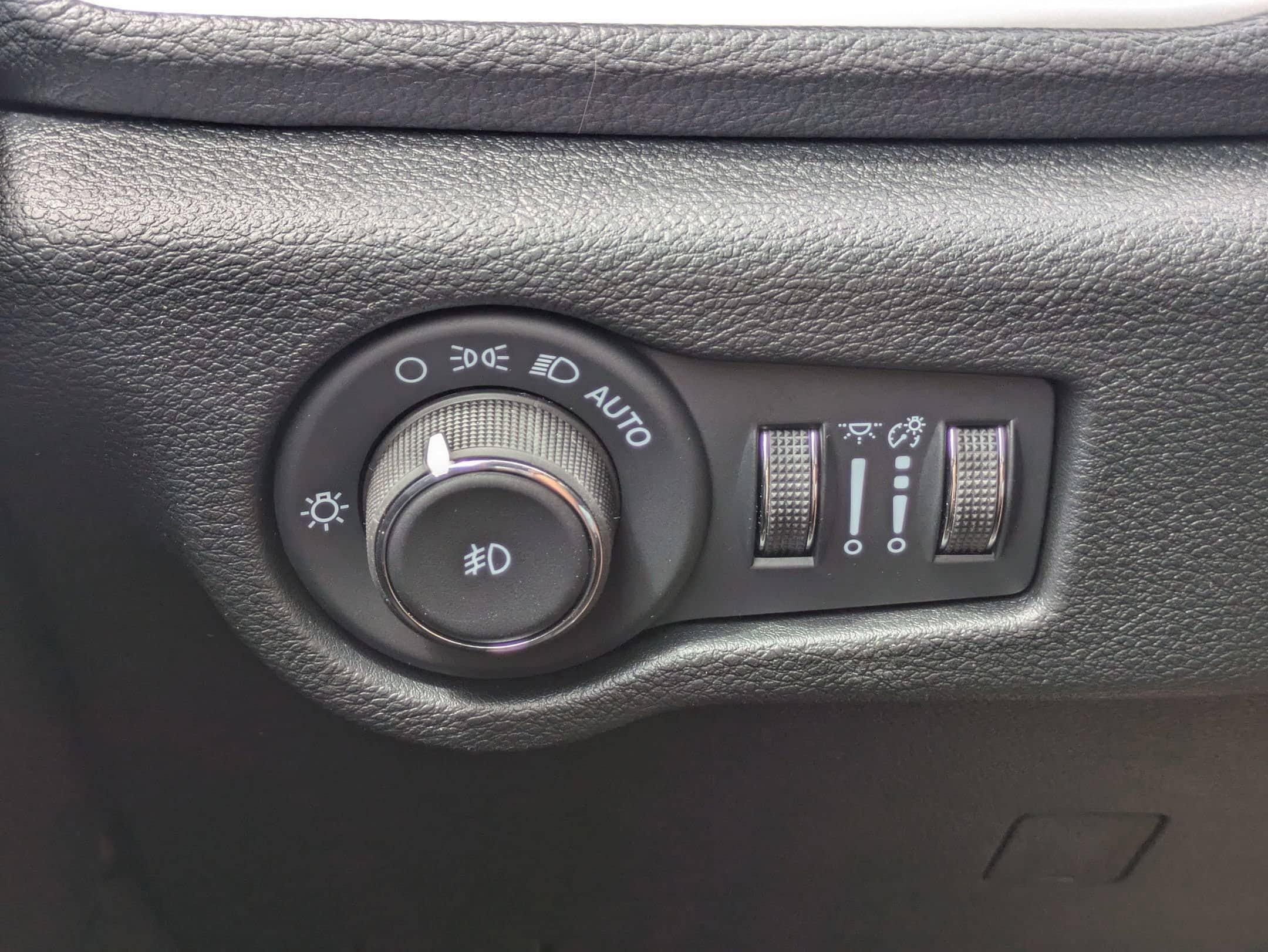 2026 Chrysler Pacifica Select - Photo 18