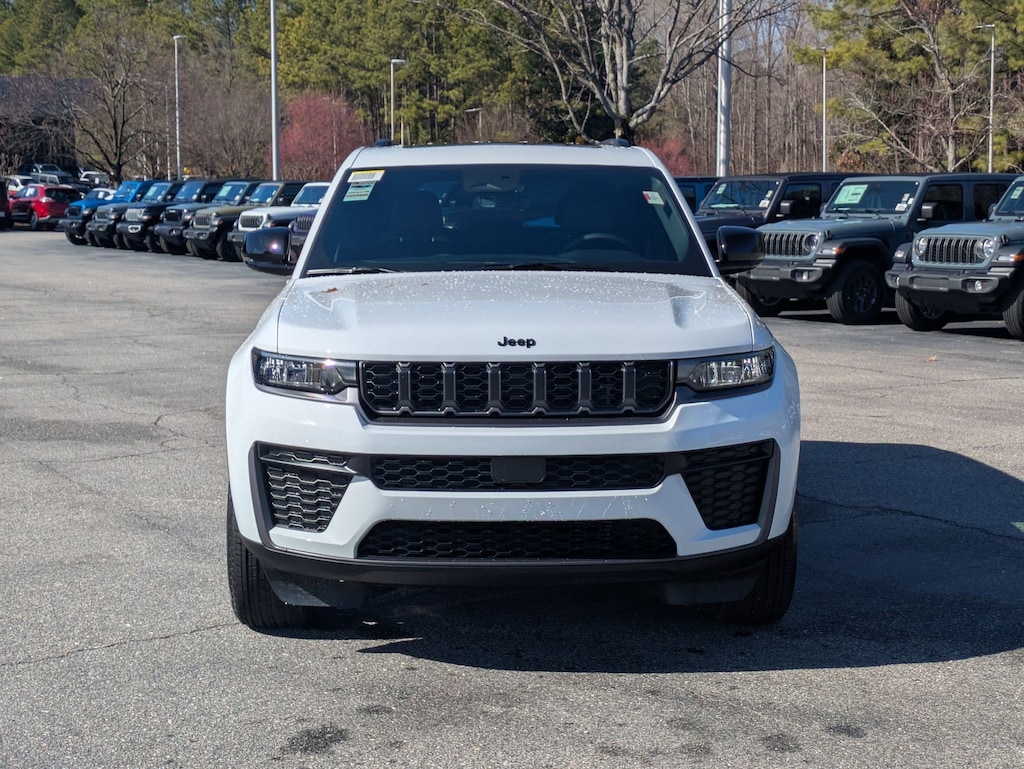 New 2026 Jeep Grand Cherokee LAREDO ALTITUDE 4X4 Sport Utility