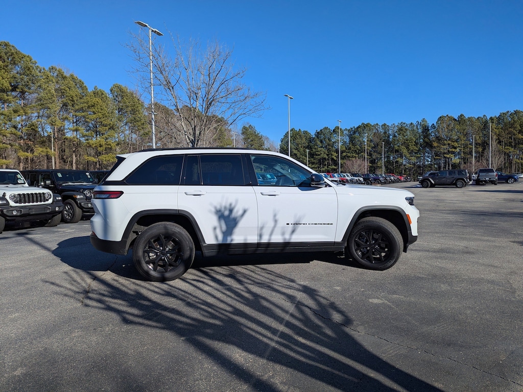 Used 2025 Jeep Grand Cherokee Altitude X Altitude X 4x4
