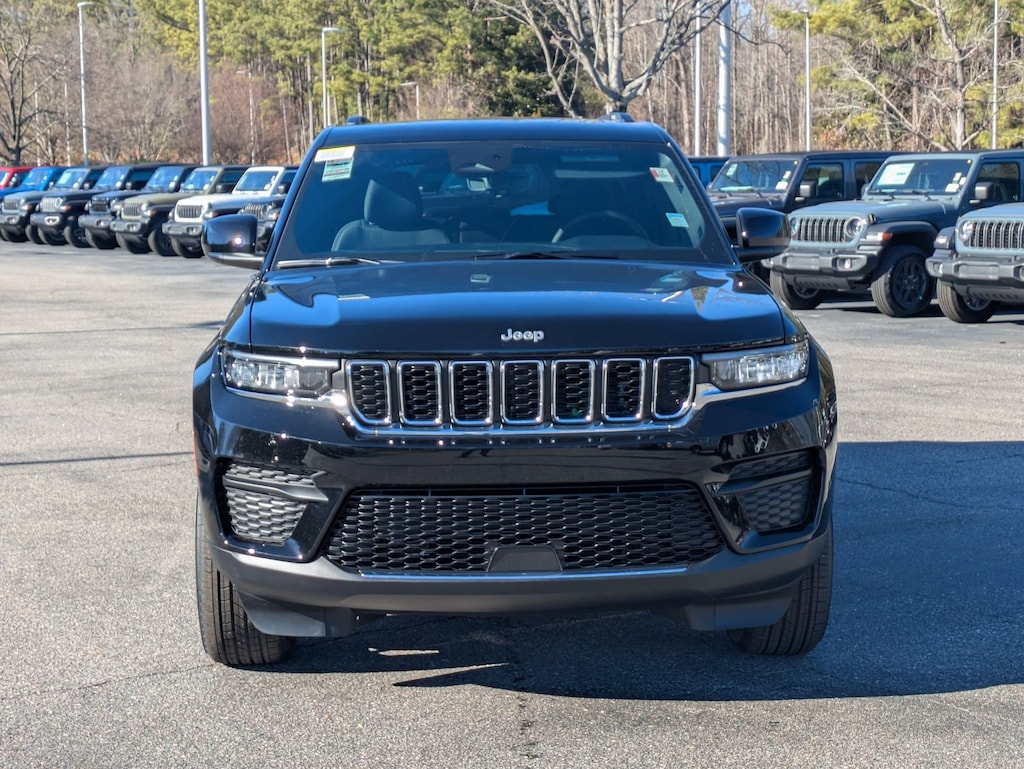 New 2025 Jeep Grand Cherokee LAREDO X 4X4 Sport Utility