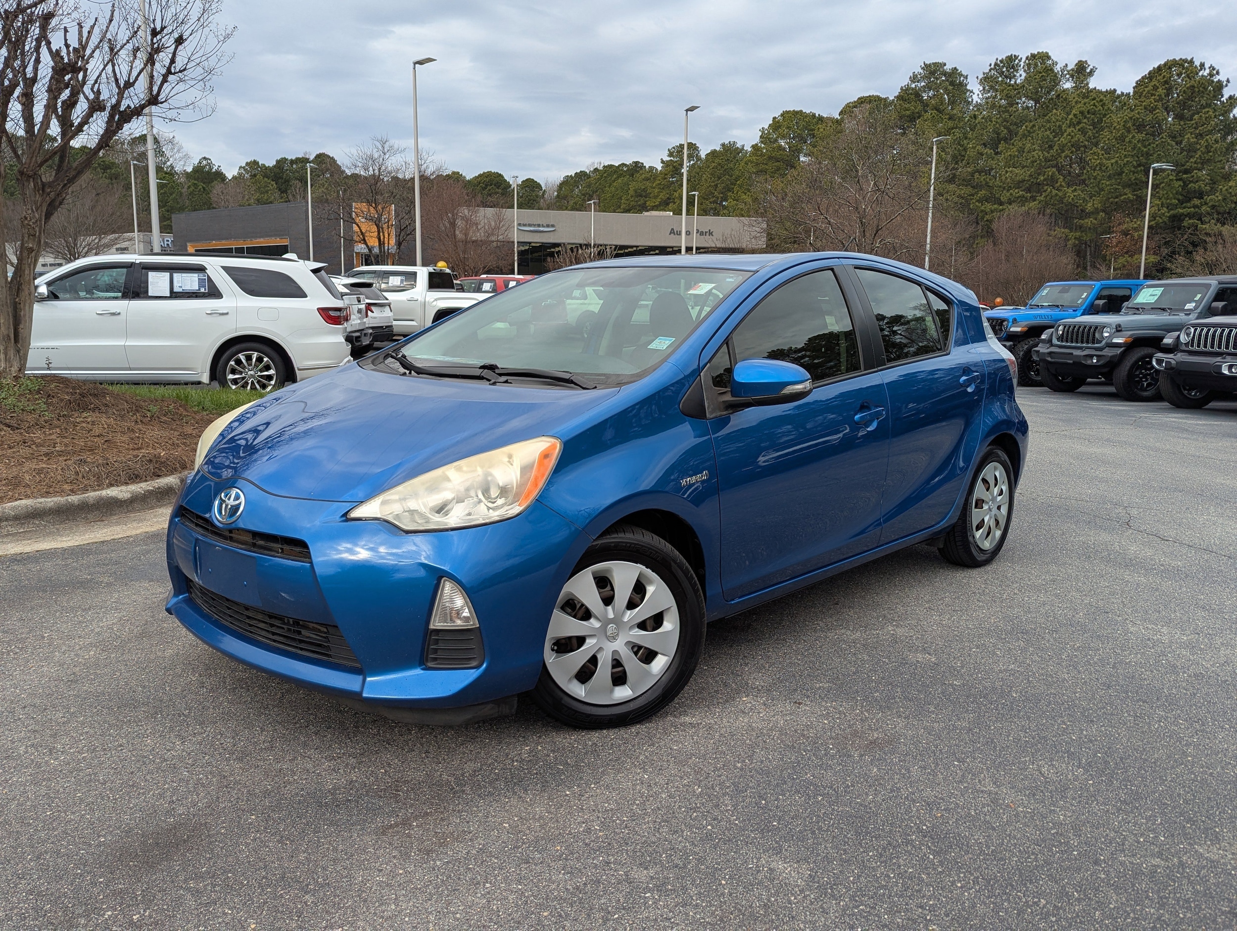2014 Toyota Prius c Two's photo