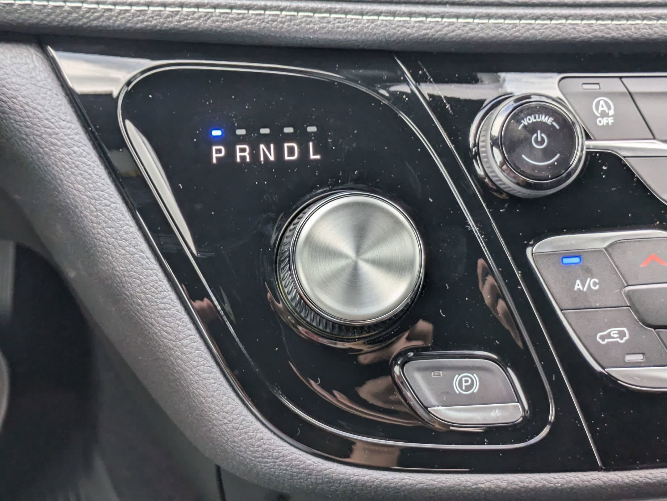 2026 Chrysler Pacifica Select - Photo 16