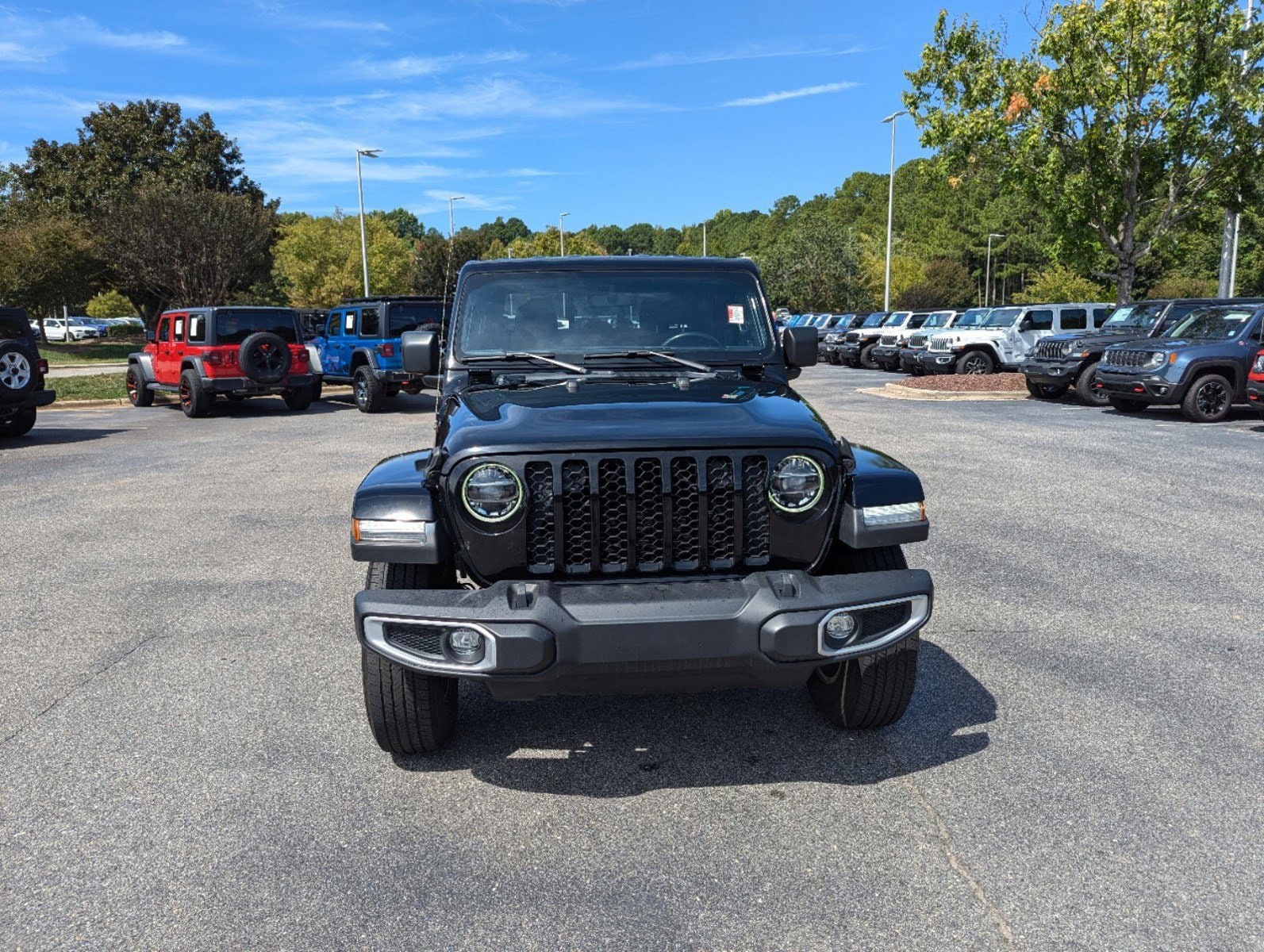 Used 2022 Jeep Gladiator Sport S with VIN 1C6HJTAG5NL129829 for sale in Apex, NC