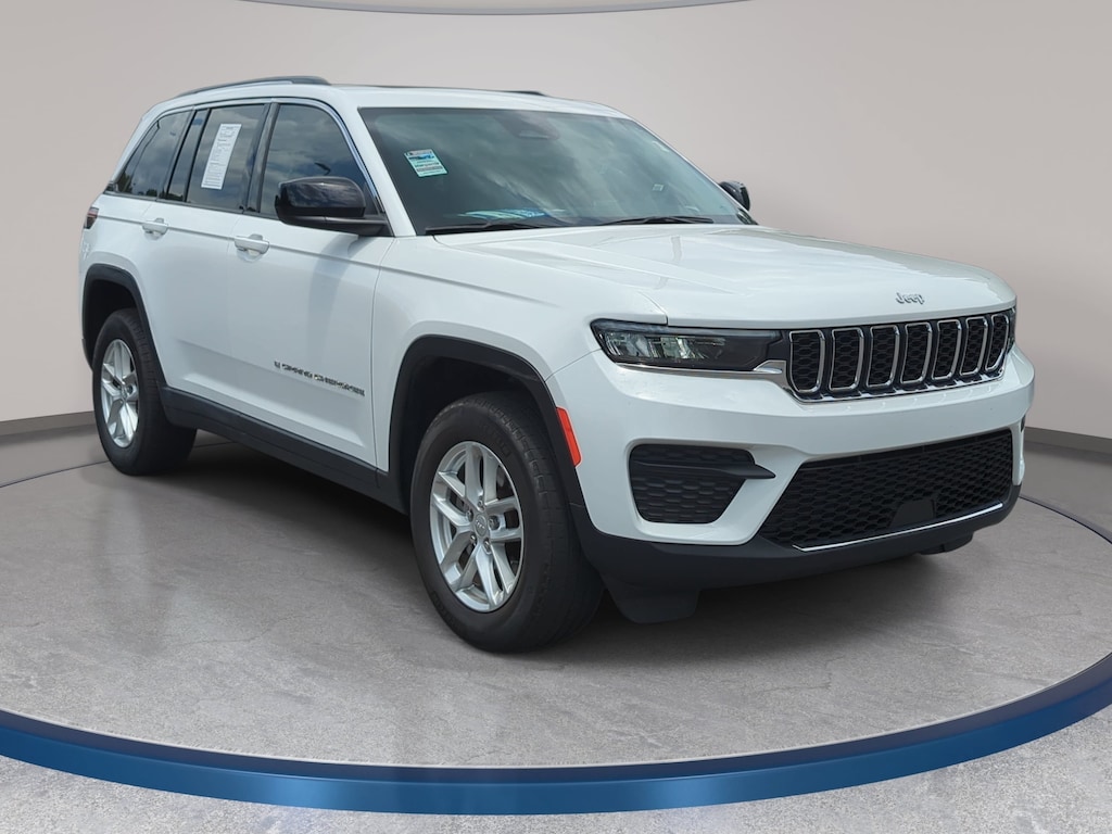 Used 2023 Jeep Grand Cherokee Laredo Laredo 4x4