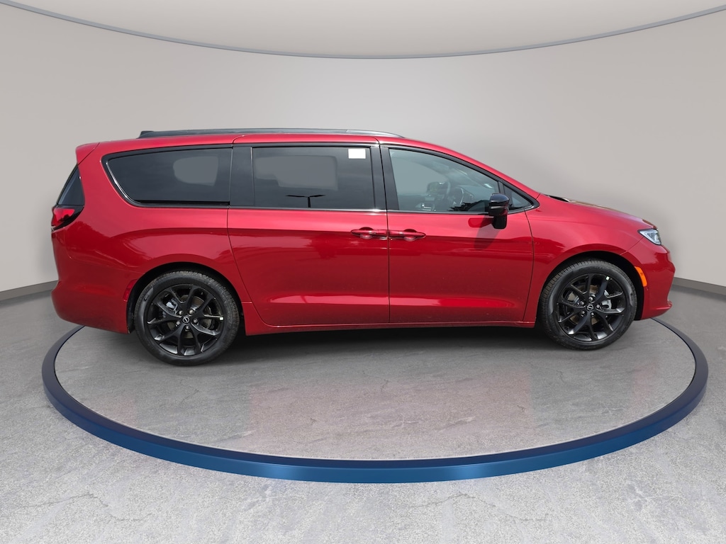 New 2026 Chrysler Pacifica LIMITED Passenger Van