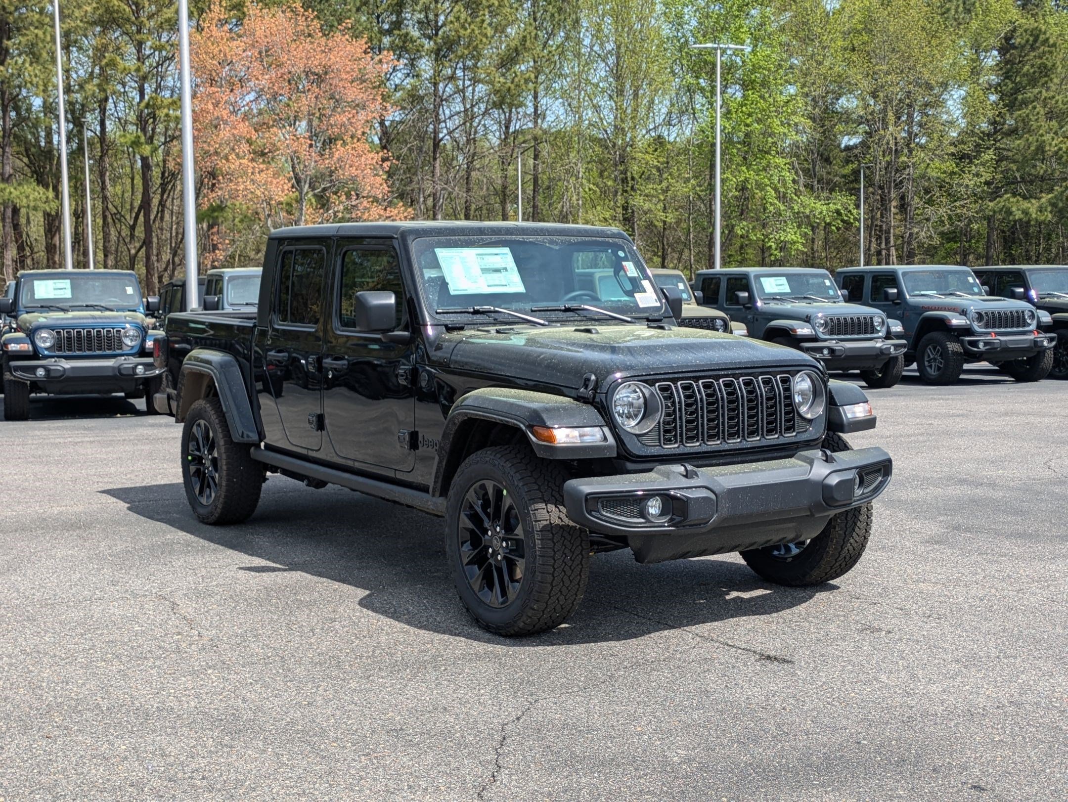 2025 Jeep Gladiator Sport photo 3