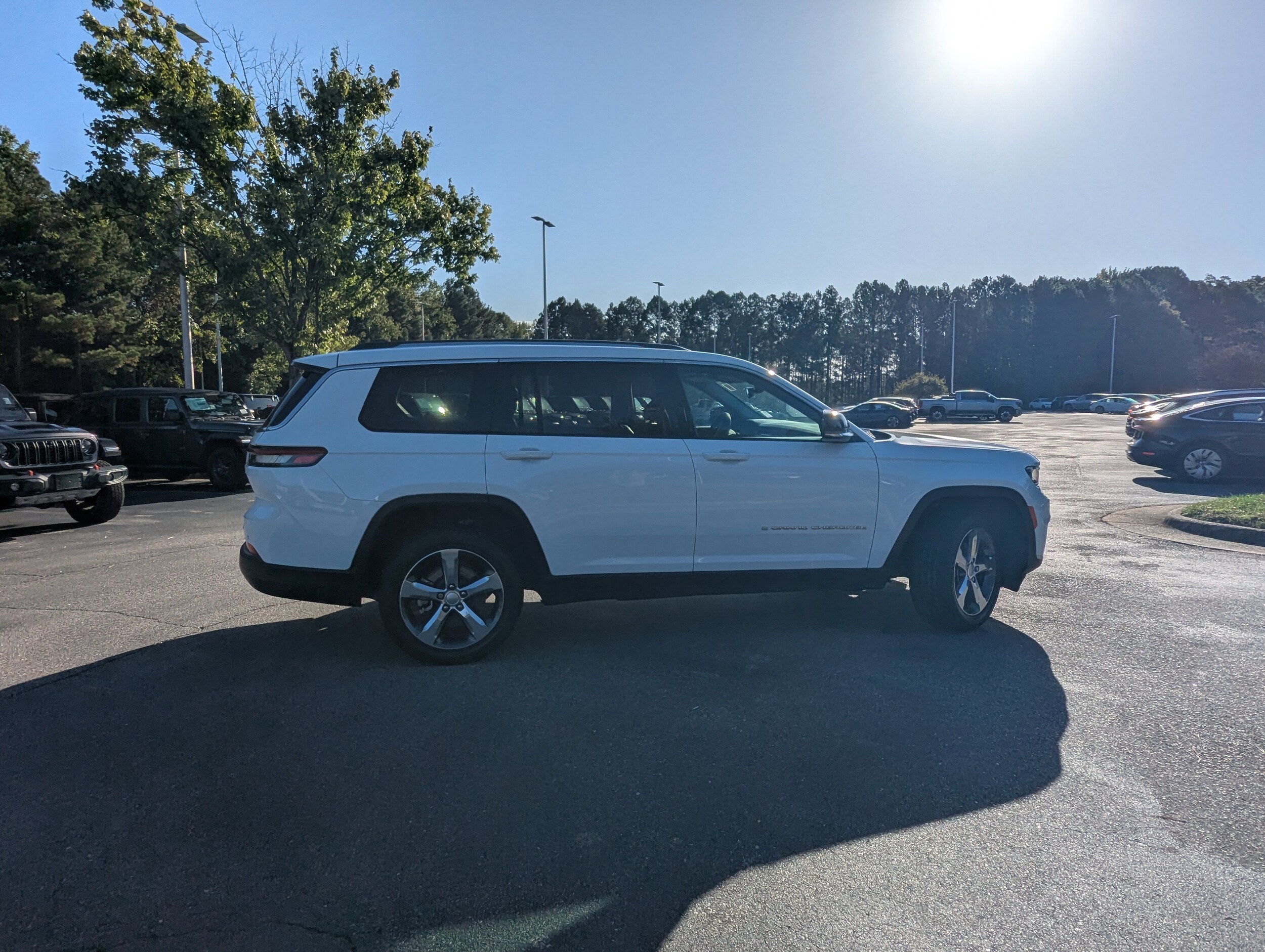 2021 Jeep Grand Cherokee Limited photo 2