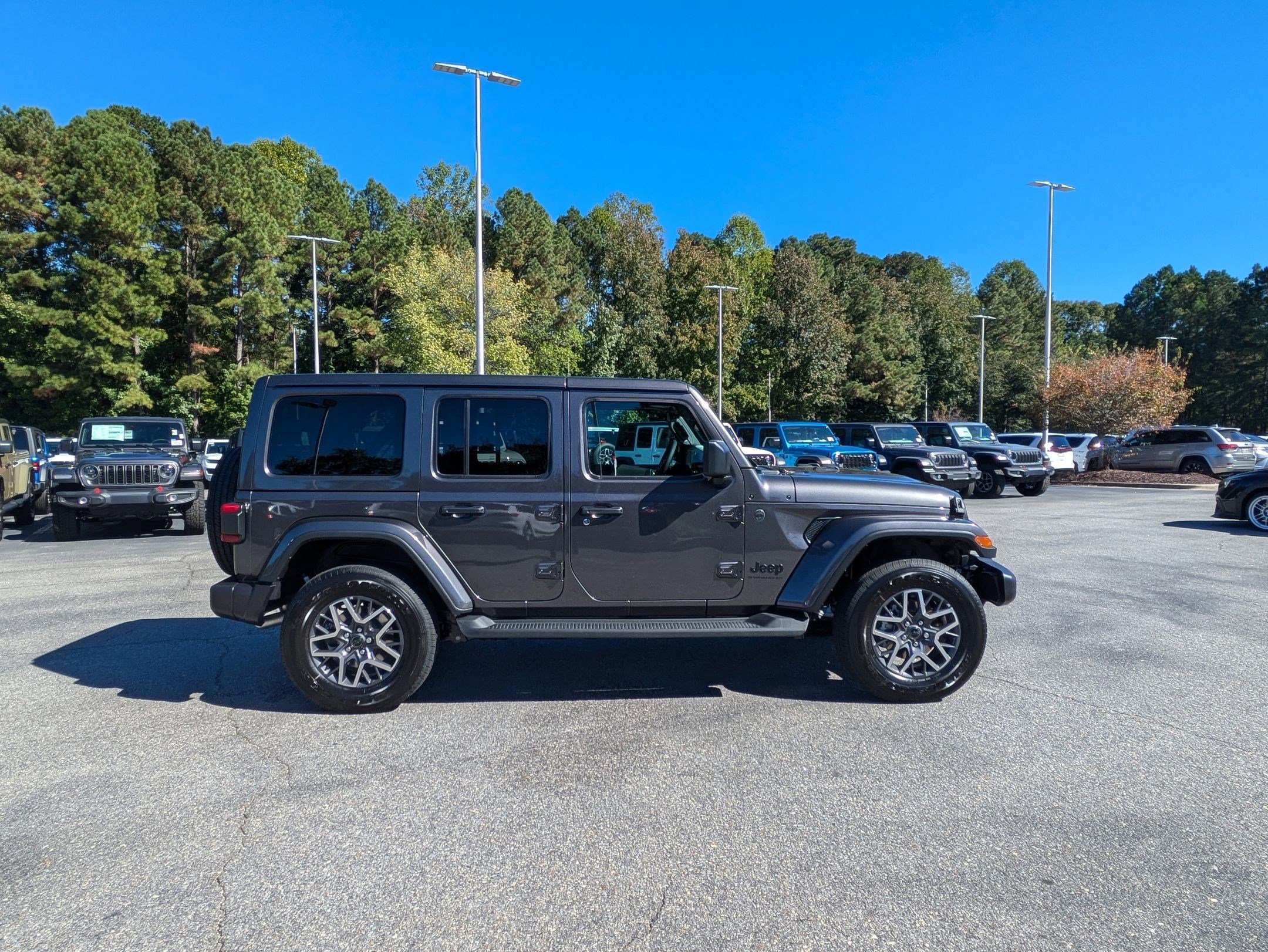 2026 Jeep Wrangler Sahara photo 4