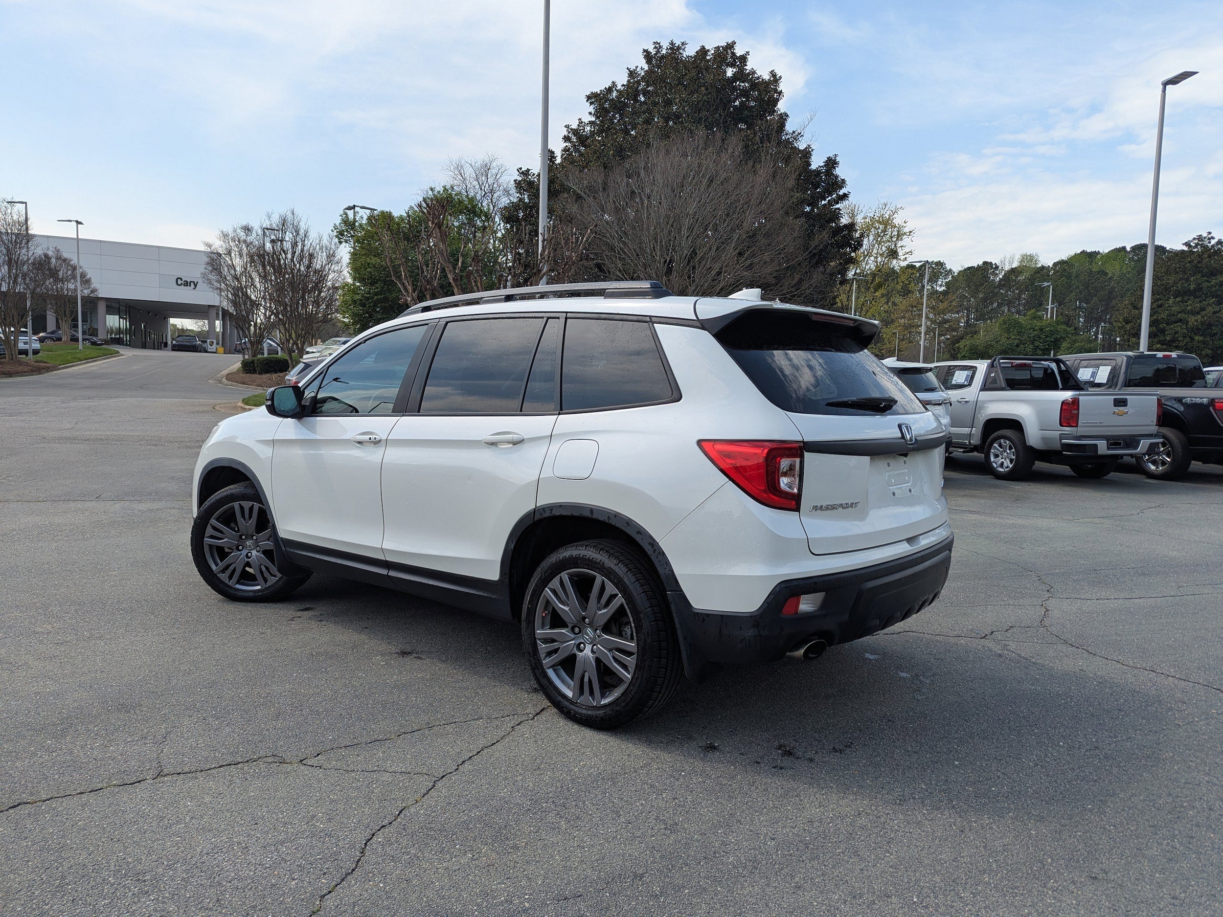 View vehicle photo 7