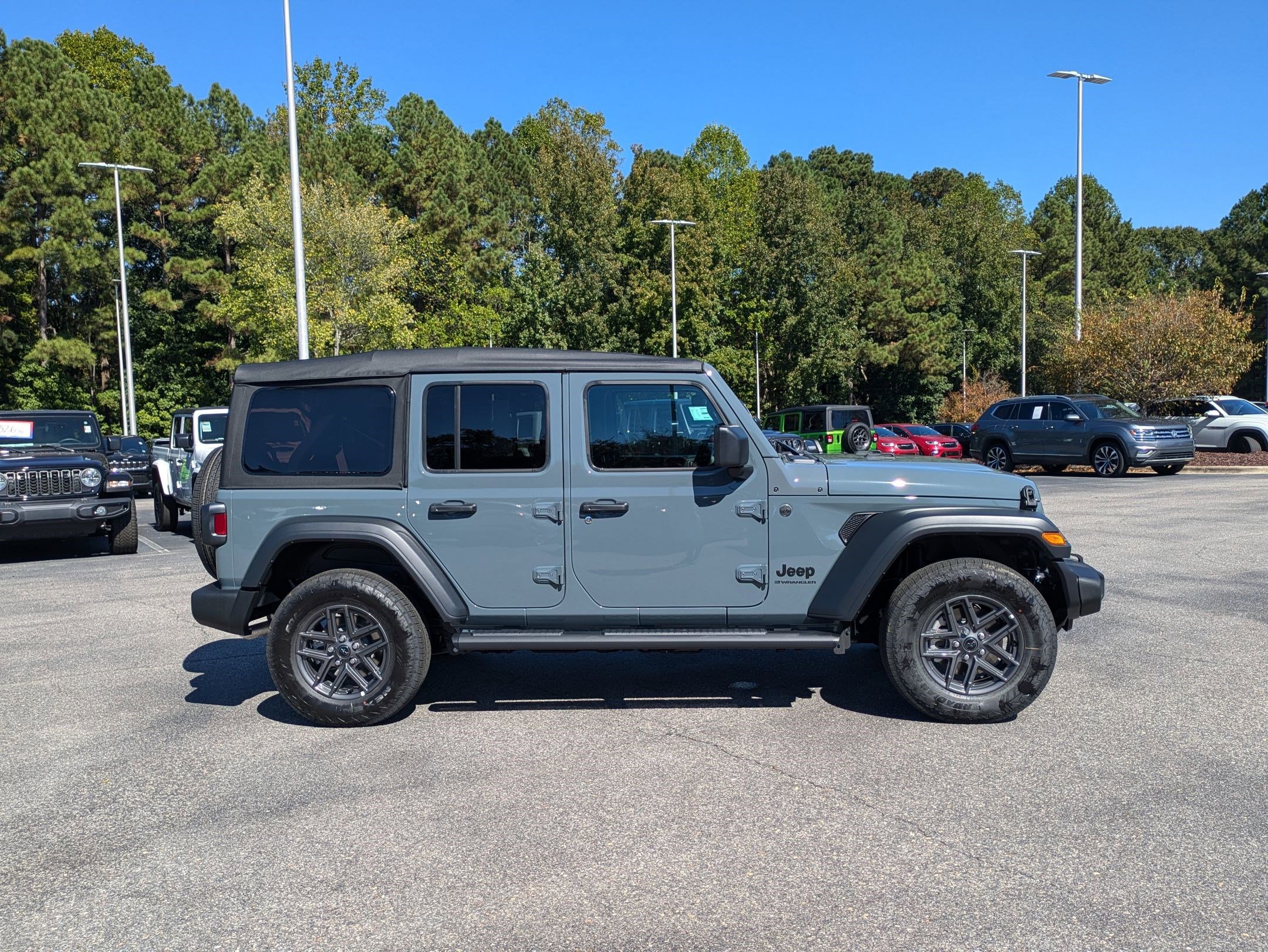 2025 Jeep Wrangler Sport S photo 4