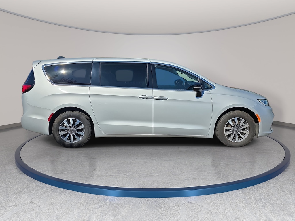 Used 2024 Chrysler Pacifica Hybrid Select Hybrid Select FWD