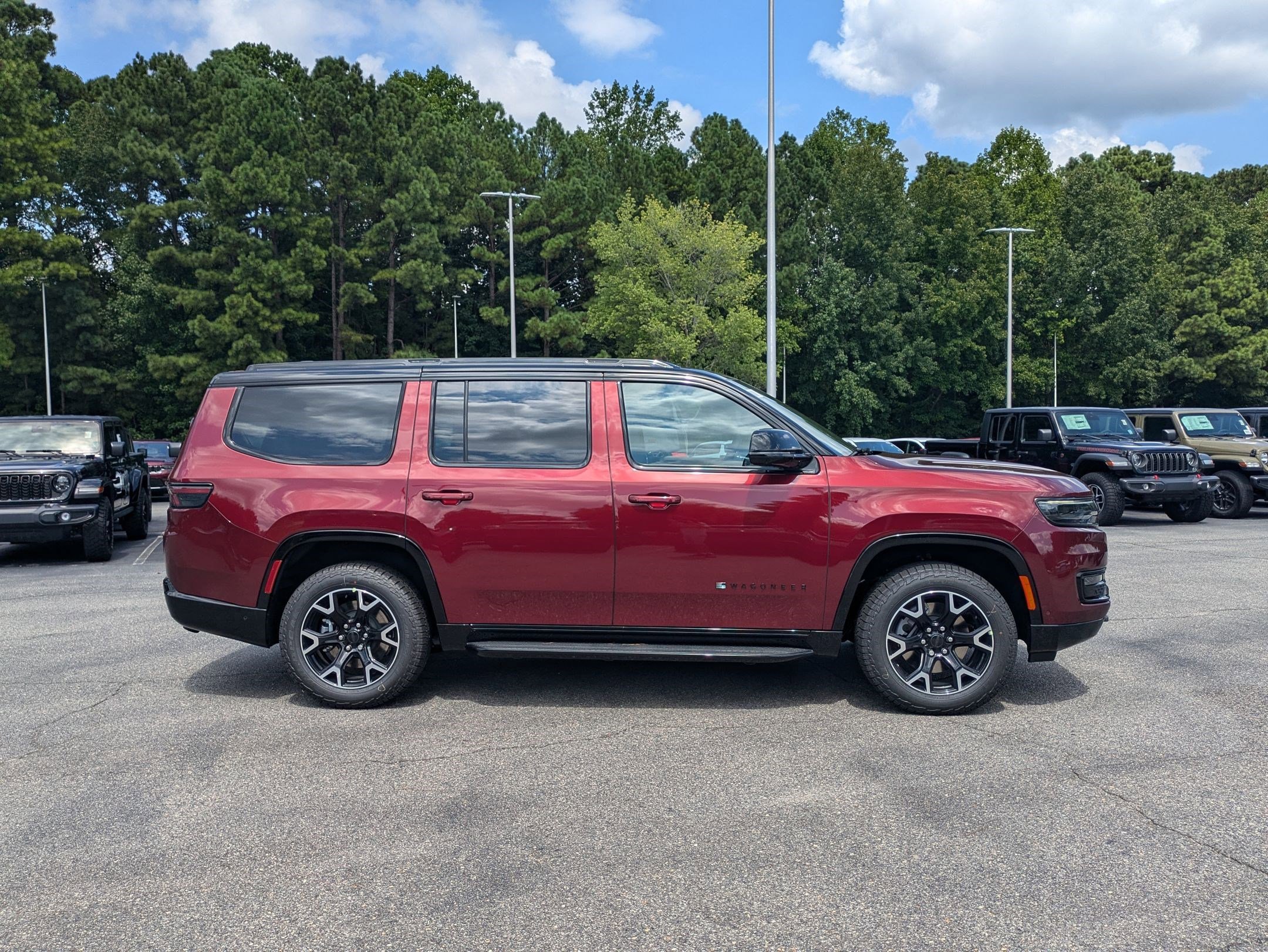 2025 Jeep Wagoneer Overland photo 3