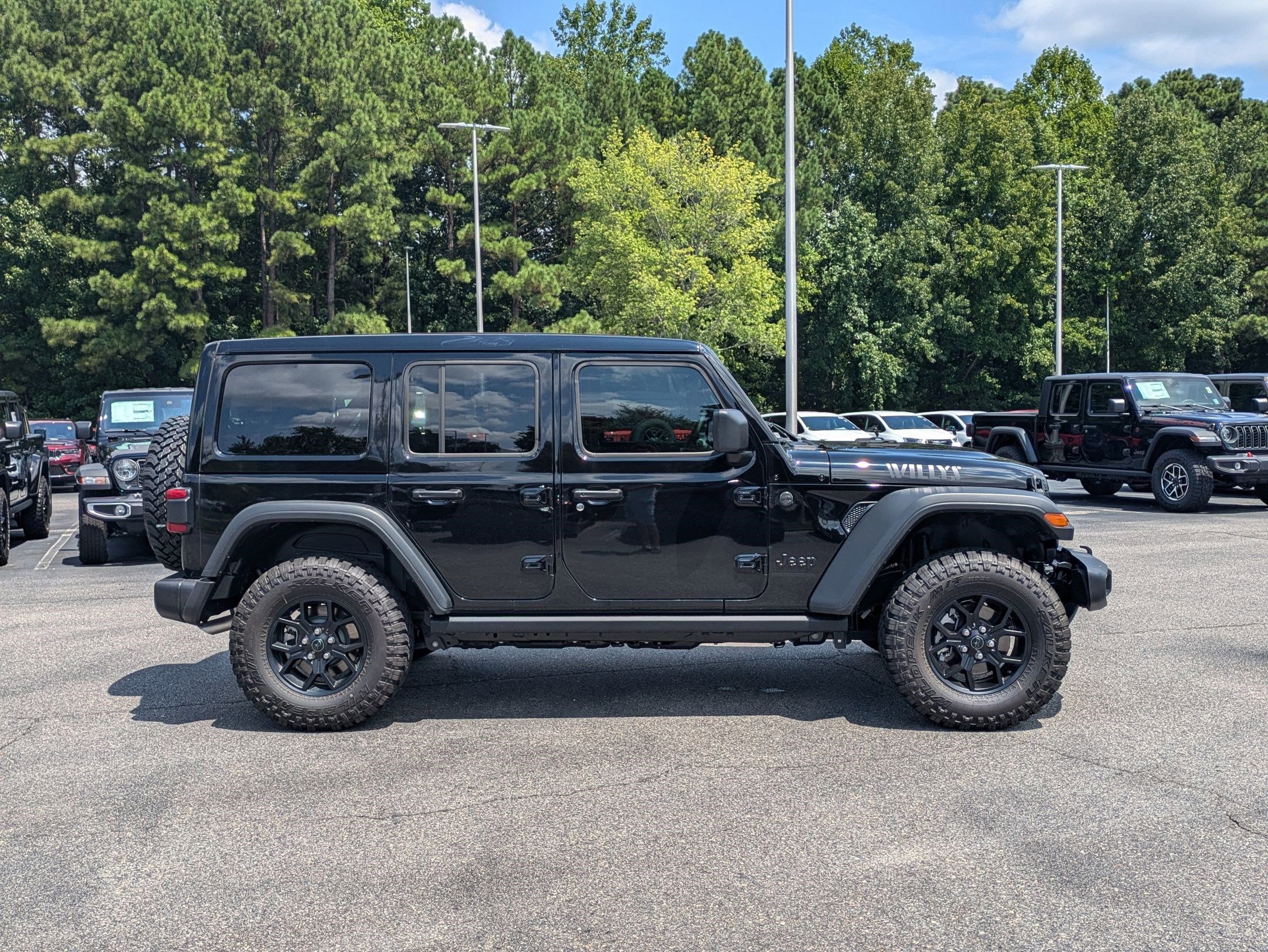 2025 Jeep Wrangler Willys photo 4