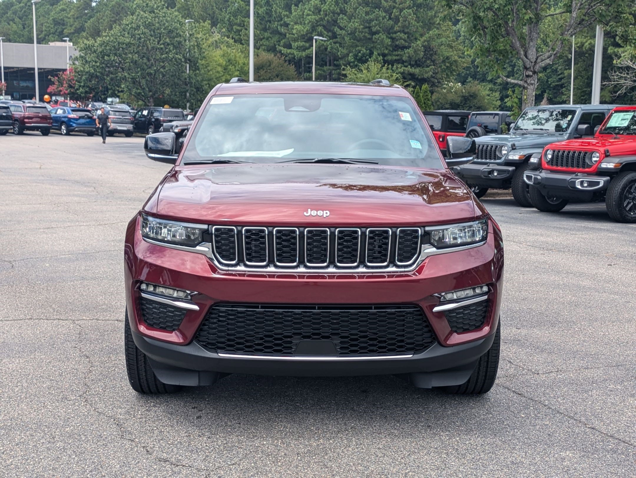 2025 Jeep Grand Cherokee Limited photo 2