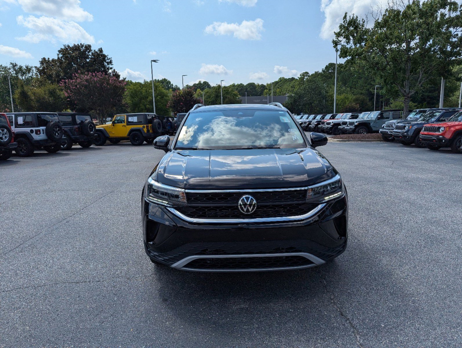 Used 2022 Volkswagen Taos SE with VIN 3VVLX7B24NM005398 for sale in Apex, NC