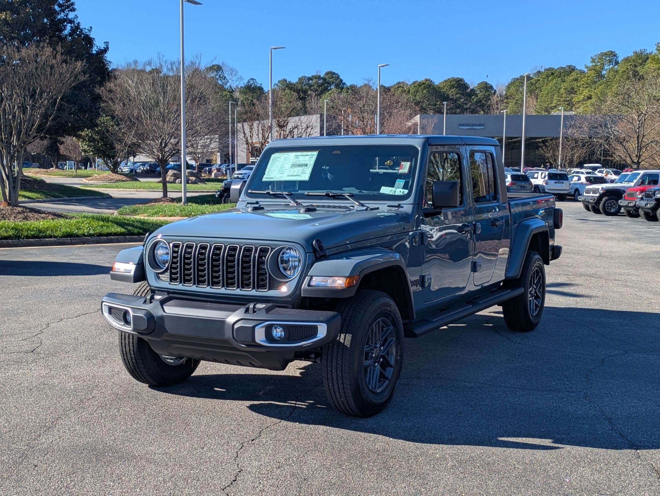 2026 Jeep Gladiator Sport S's photo