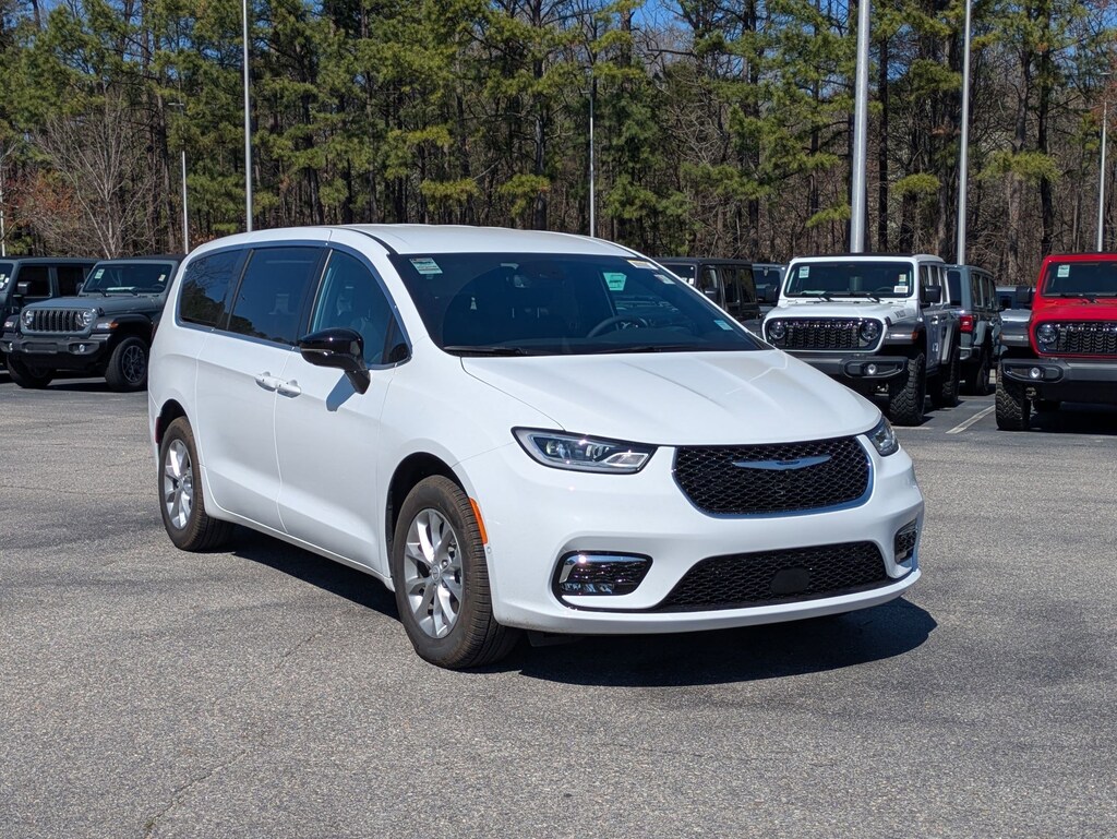 New 2026 Chrysler Pacifica SELECT AWD Passenger Van