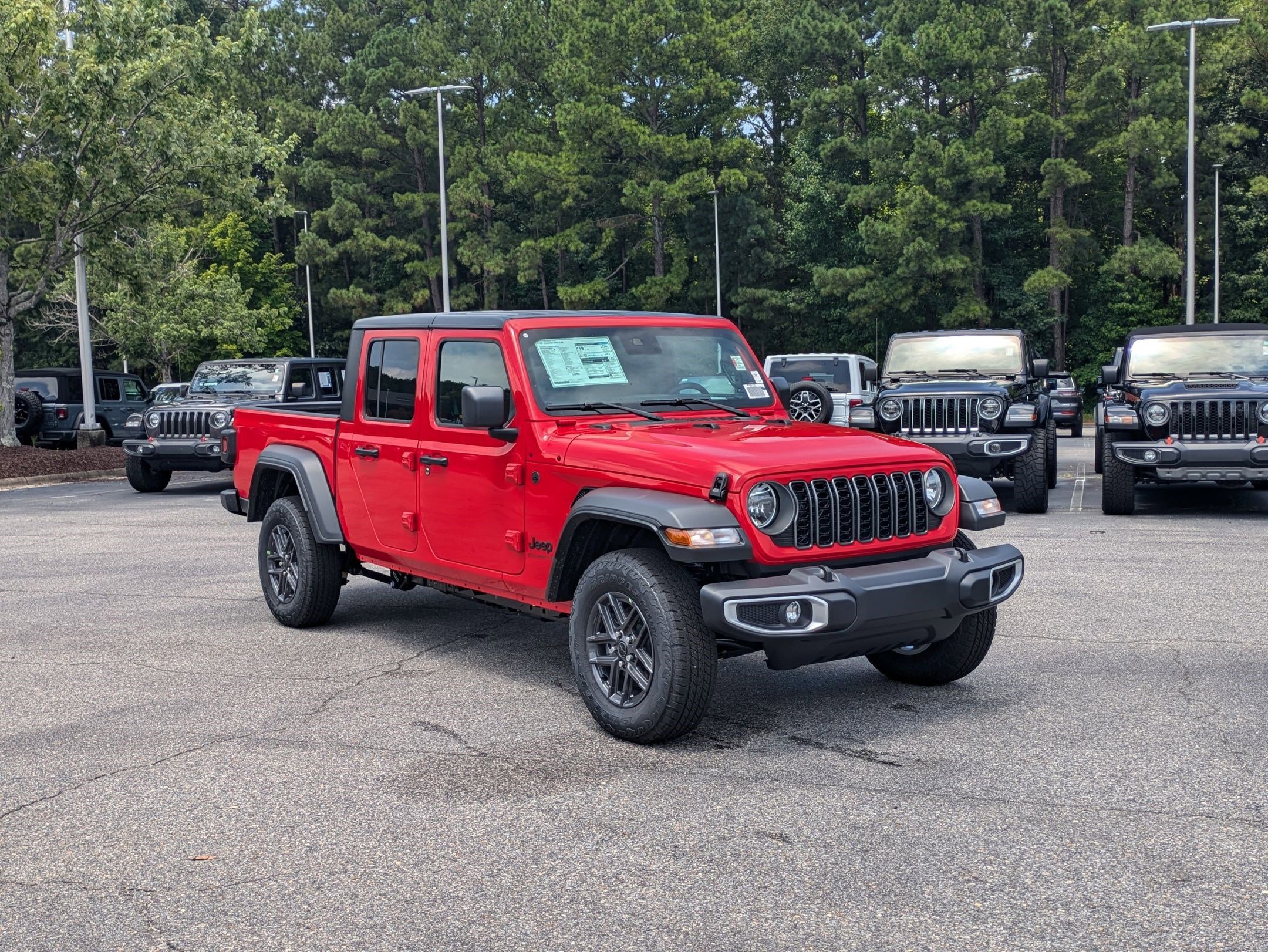 2025 Jeep Gladiator Sport S photo 3