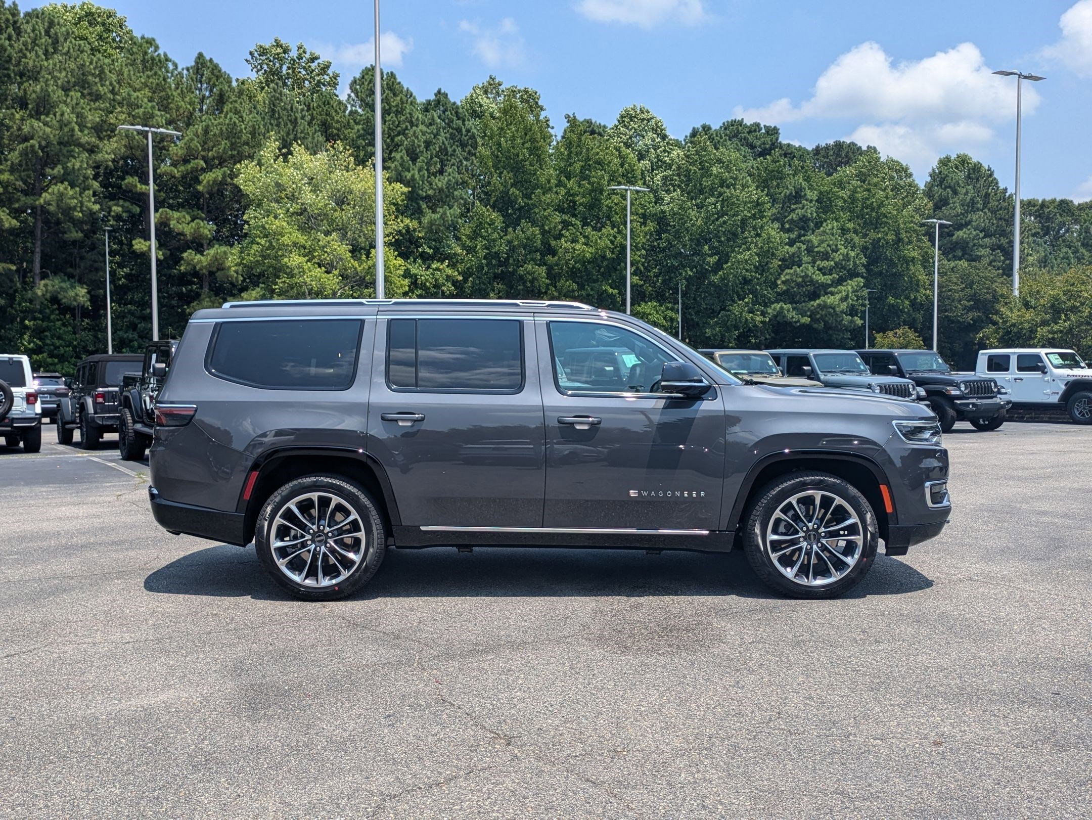 2025 Jeep Wagoneer Series III photo 4