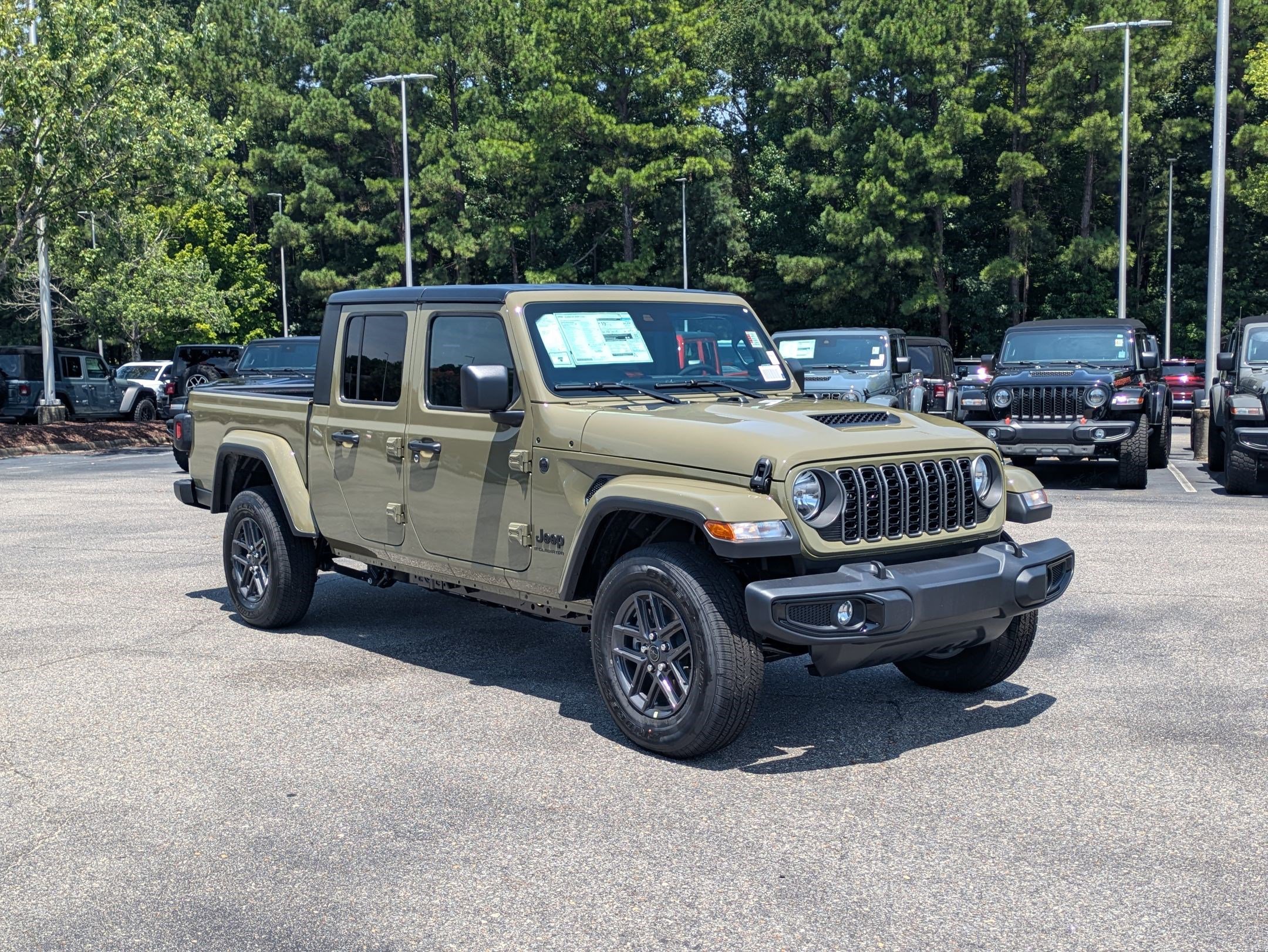 2025 Jeep Gladiator Sport S photo 3
