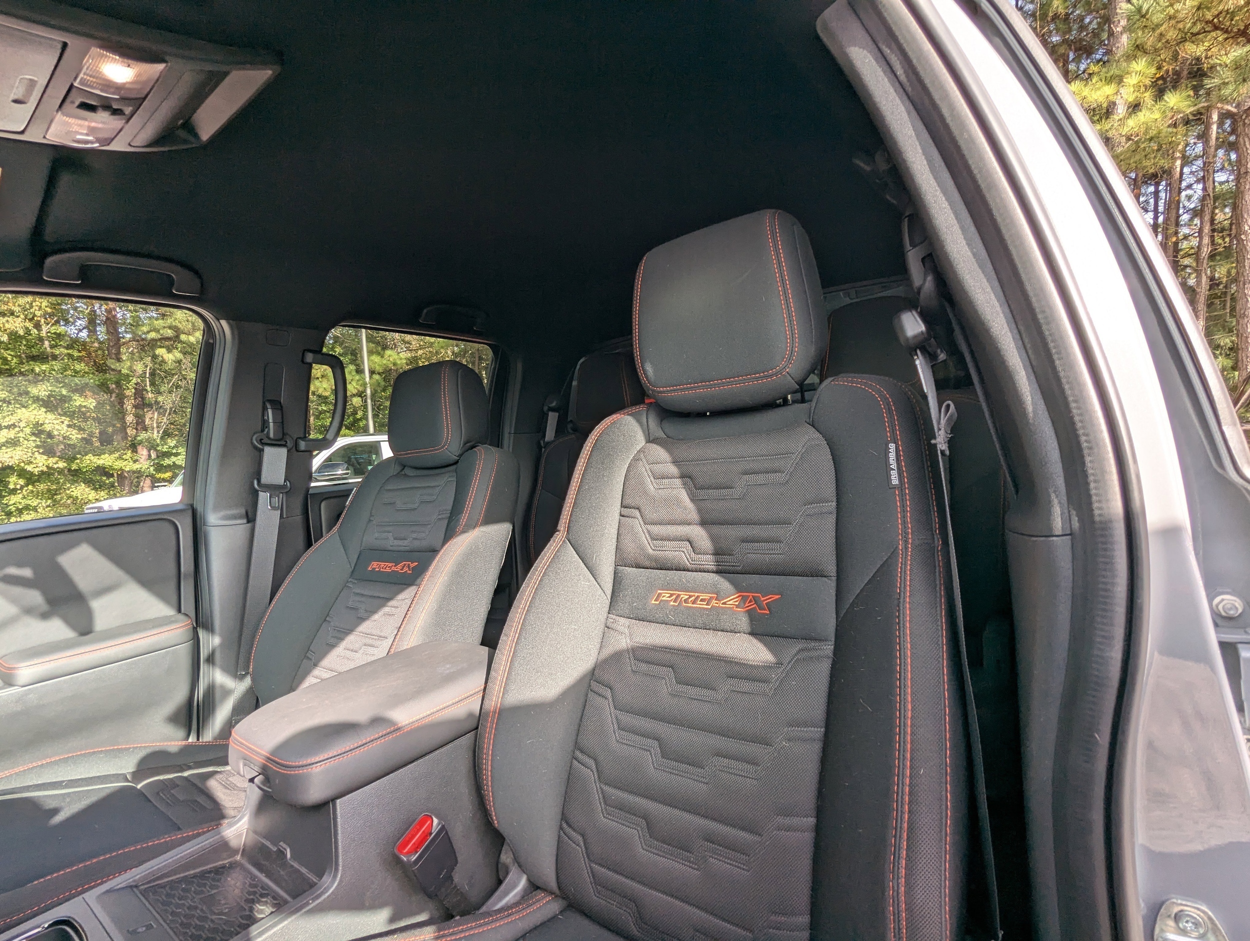 2023 Nissan Frontier Crew Cab PRO-4X photo 2