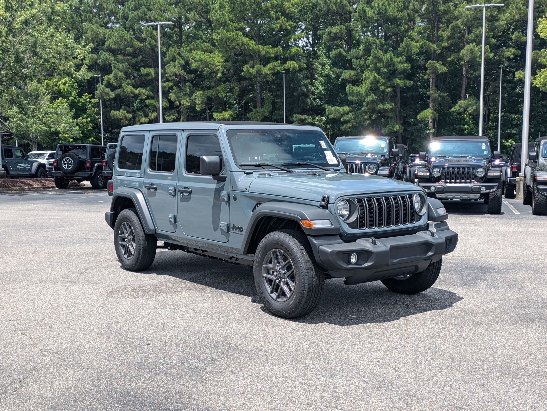 2025 Jeep Wrangler Sport S photo 3