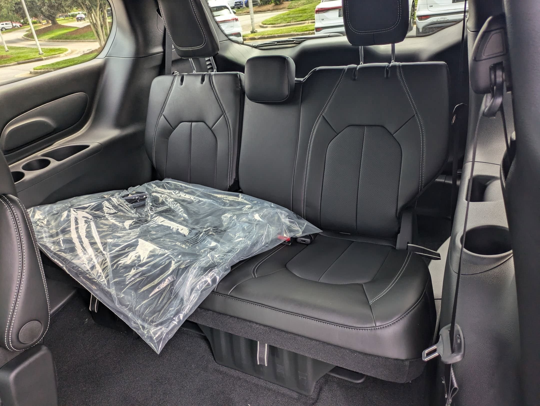 2026 Chrysler Pacifica Select - Photo 24
