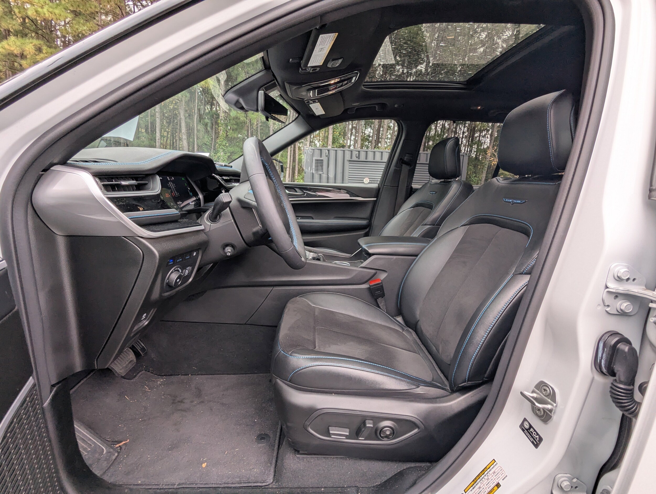 2024 Jeep Cherokee Trailhawk 4xe photo 2