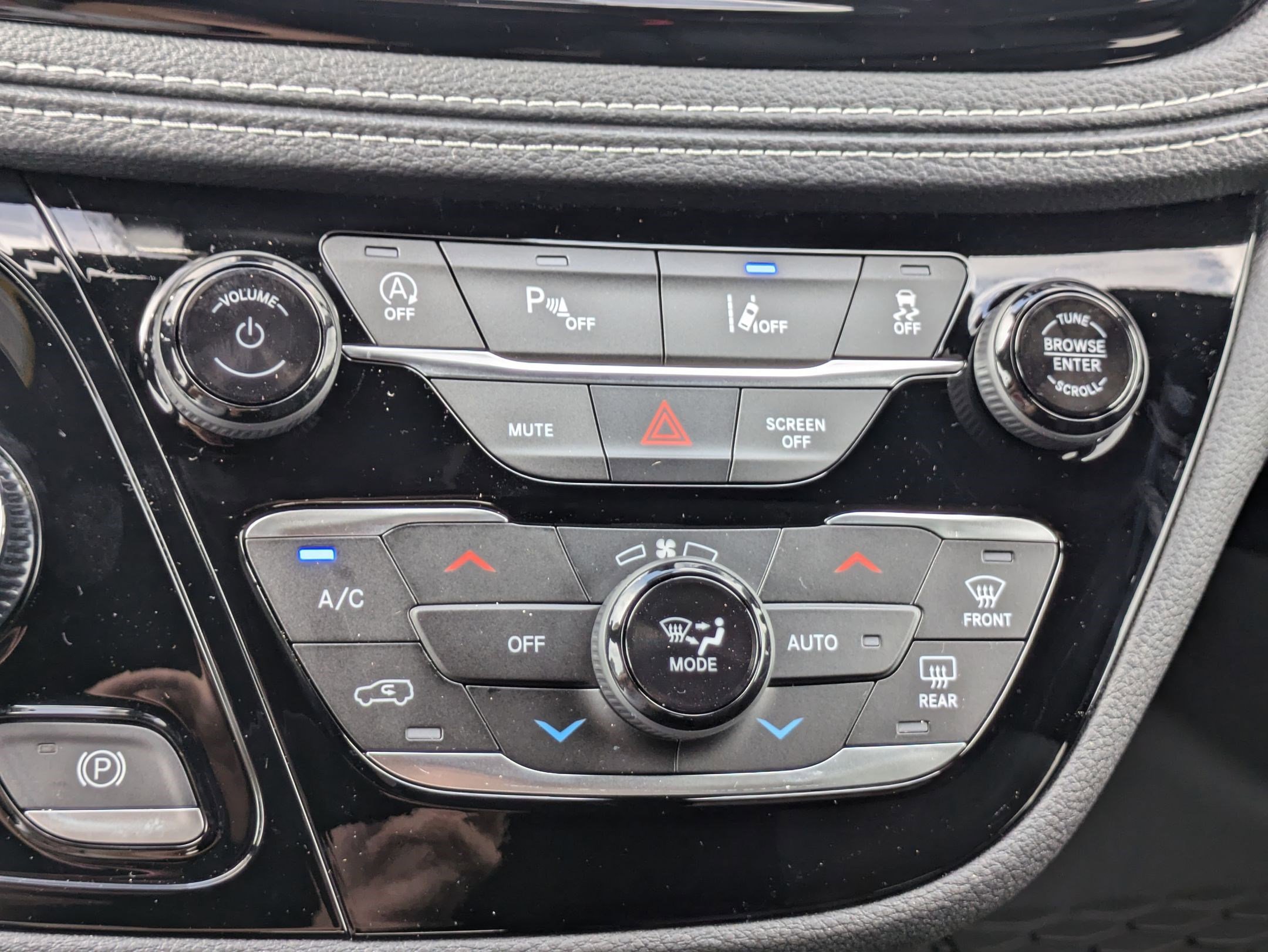 2026 Chrysler Pacifica Select - Photo 15