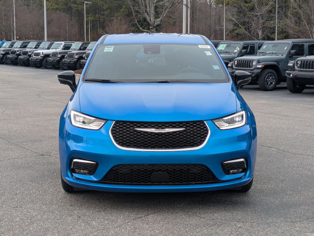 New 2026 Chrysler Pacifica SELECT Passenger Van