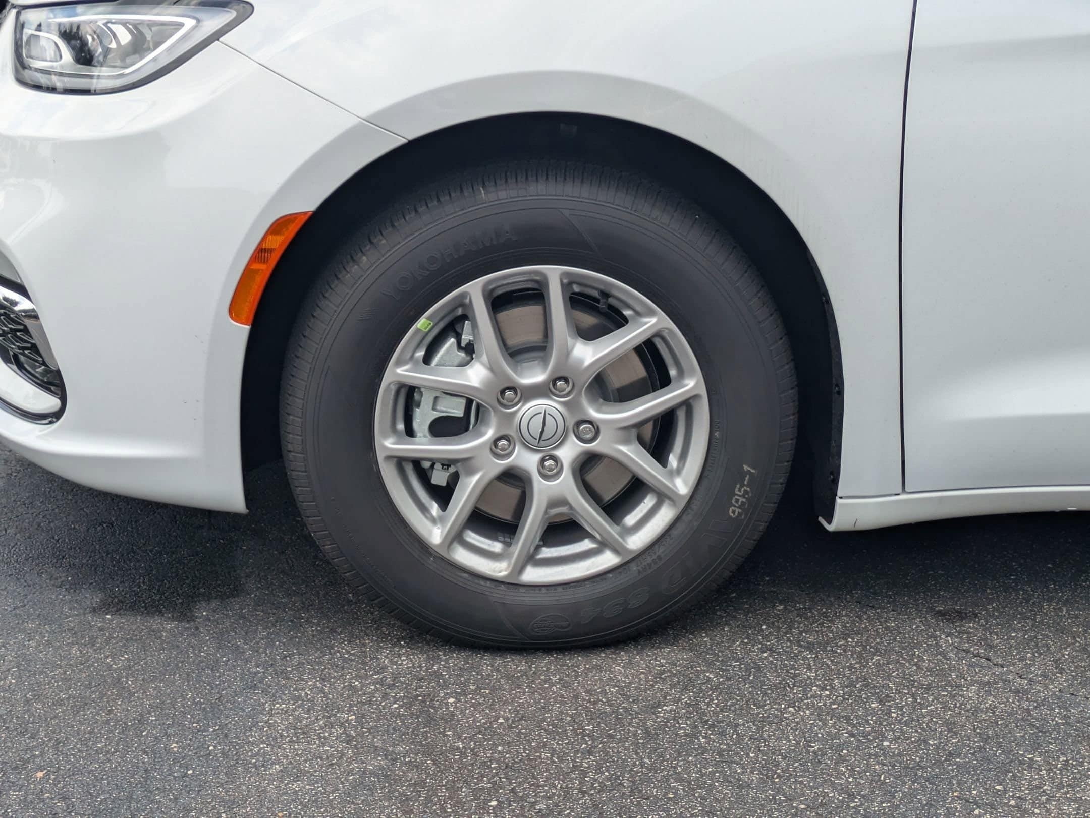 2026 Chrysler Pacifica Select - Photo 34