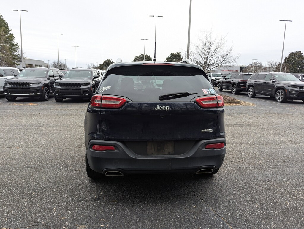 Used 2016 Jeep Cherokee Latitude FWD Latitude