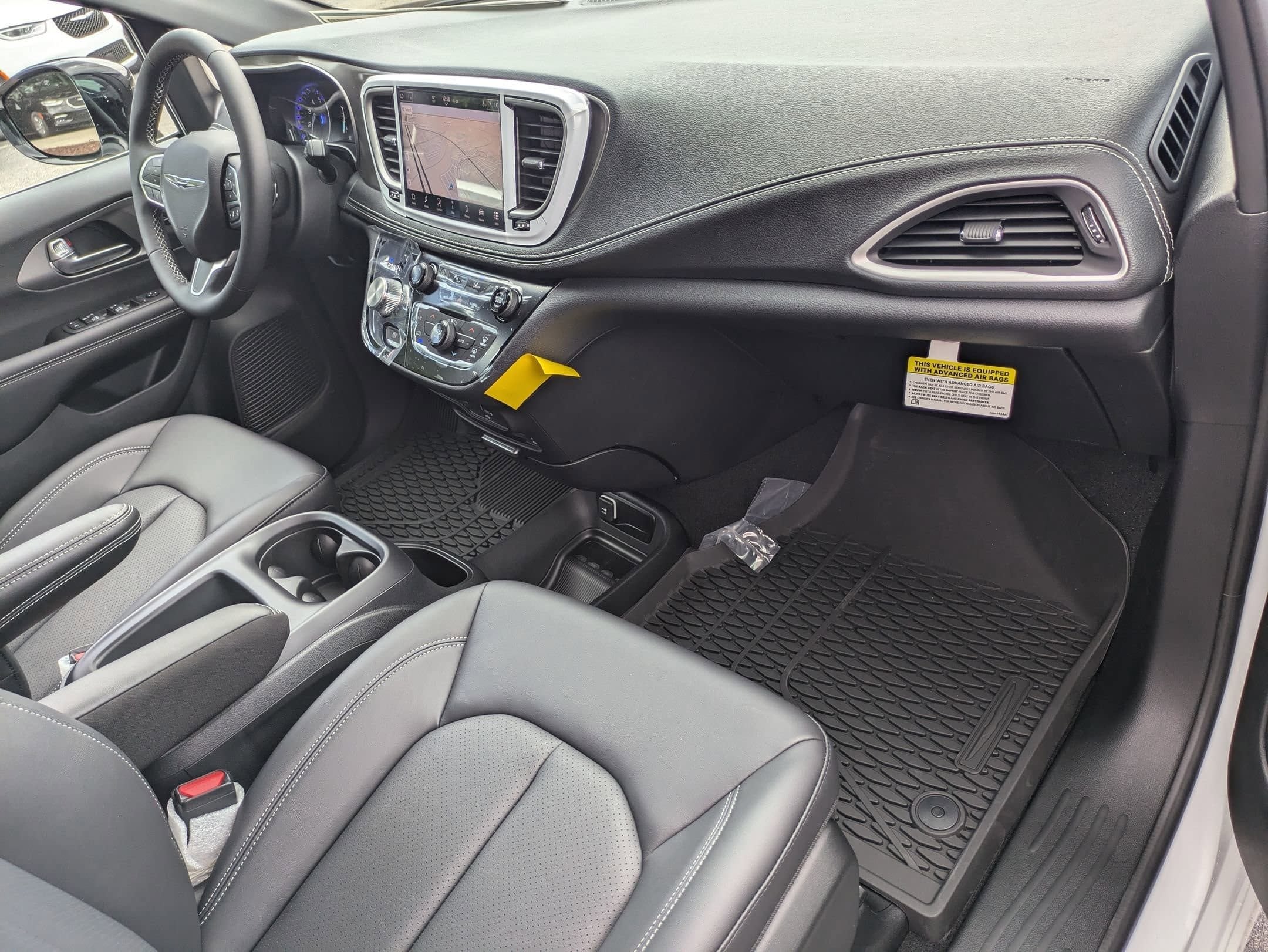 2026 Chrysler Pacifica Select - Photo 29