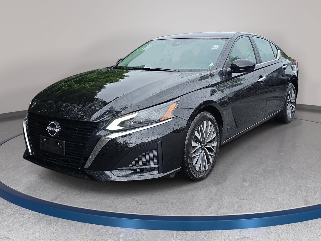 Used 2024 Nissan Altima 2.5 SV Sedan