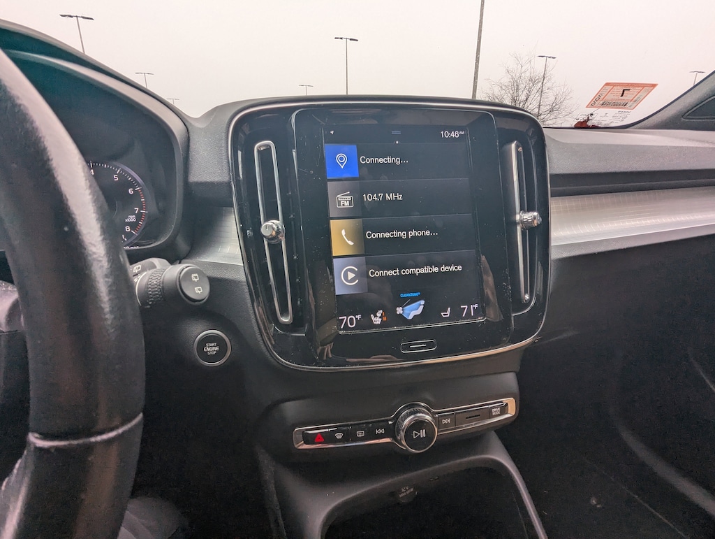 Used 2020 Volvo XC40 Momentum T5 AWD Momentum