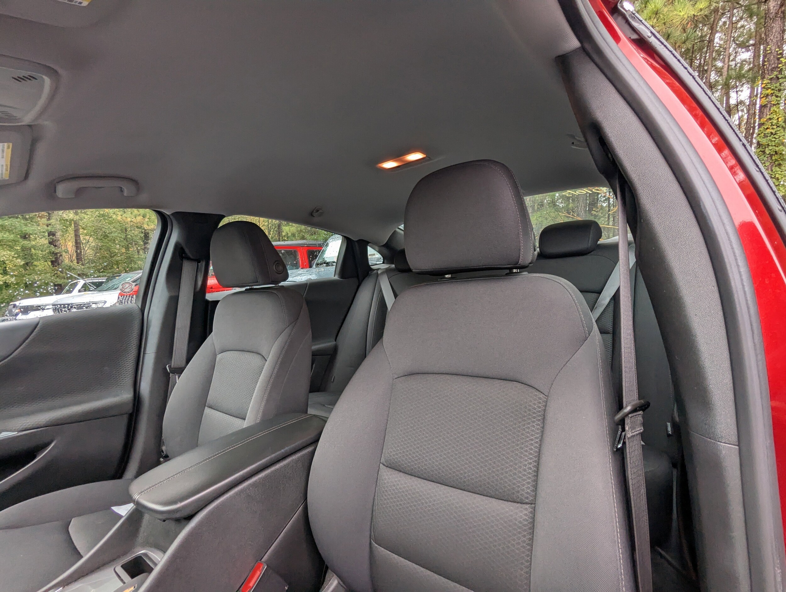 2024 Chevrolet Malibu 1LT photo 2