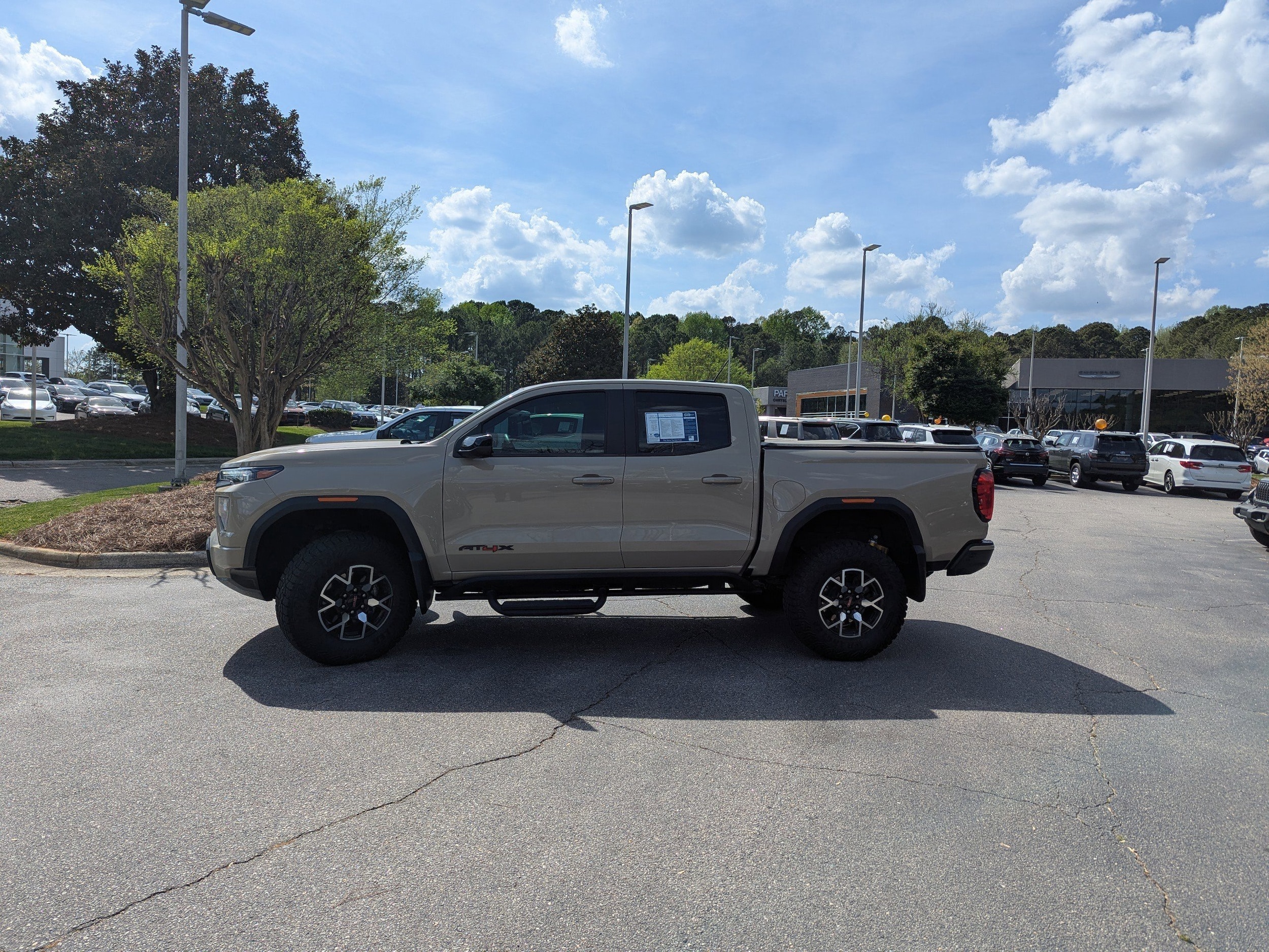 2023 GMC Canyon AT4X - Photo 8