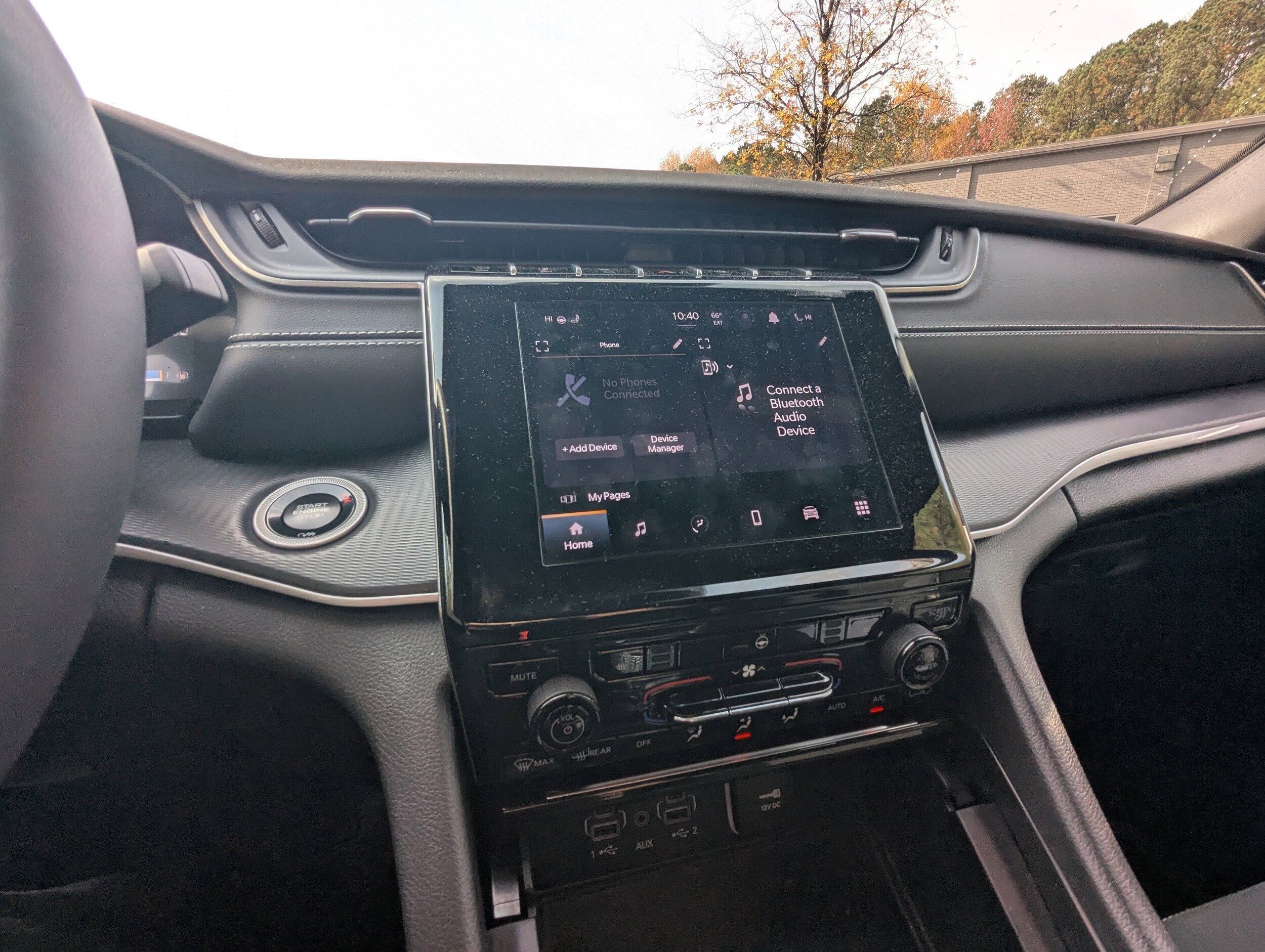 2024 Jeep Grand Cherokee Laredo photo 3