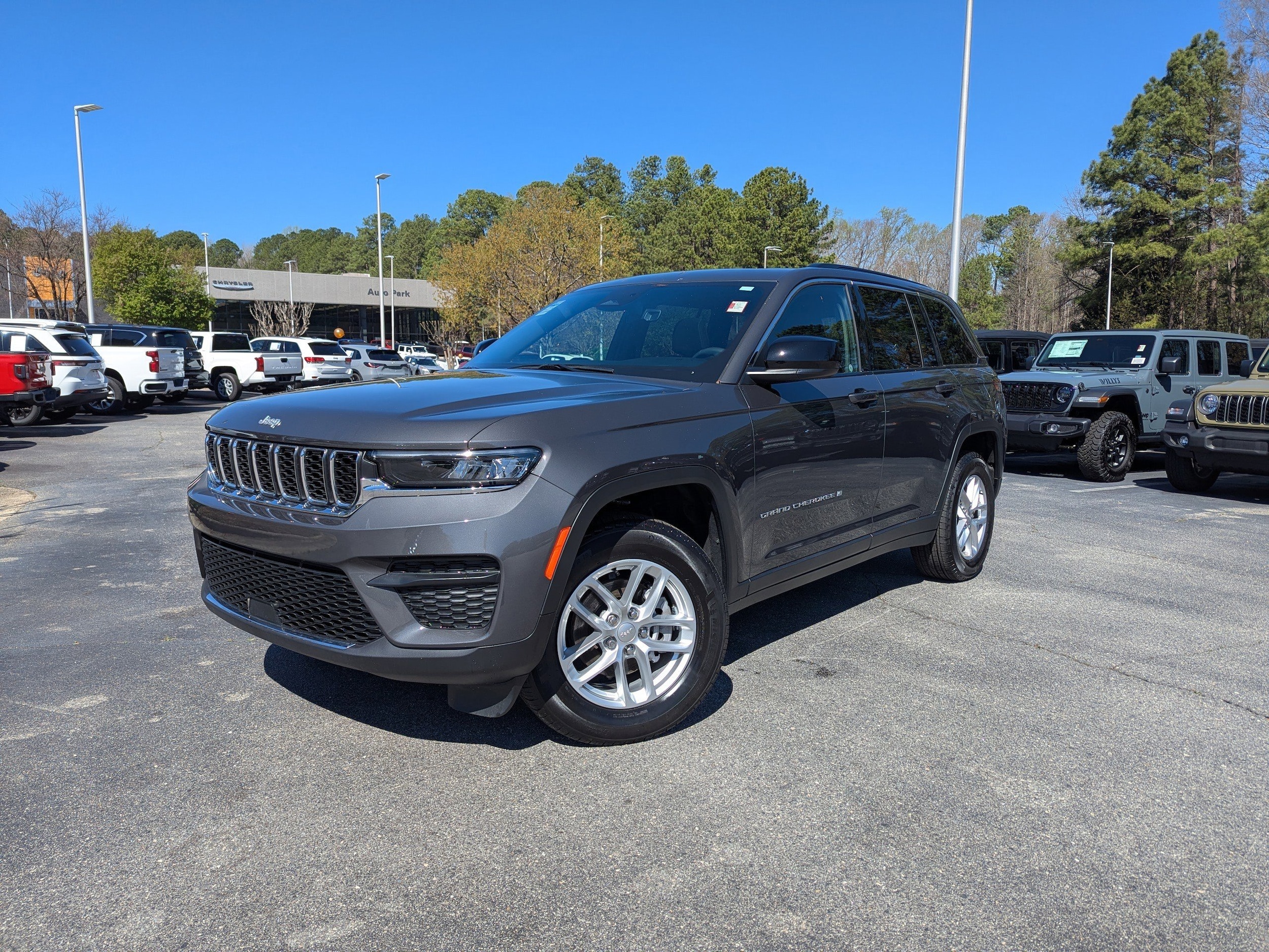 2025 Jeep Grand Cherokee Laredo X 4WD