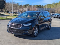 2026 Chrysler Pacifica PINNACLE Passenger Van