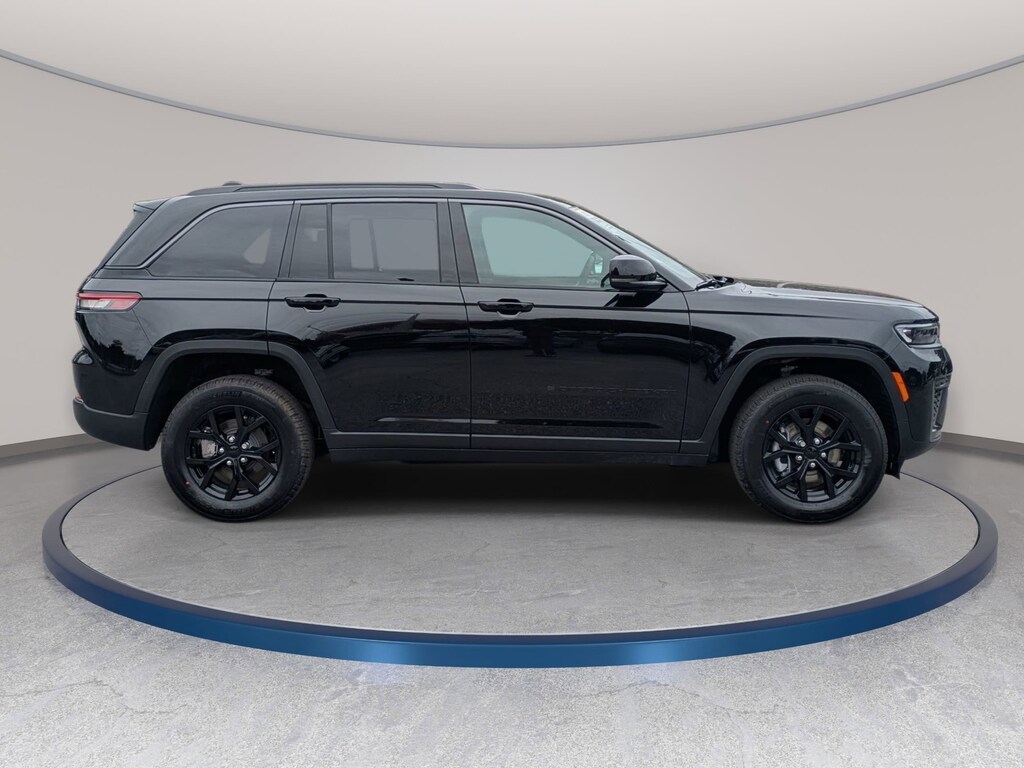 New 2026 Jeep Grand Cherokee LAREDO ALTITUDE 4X4 Sport Utility