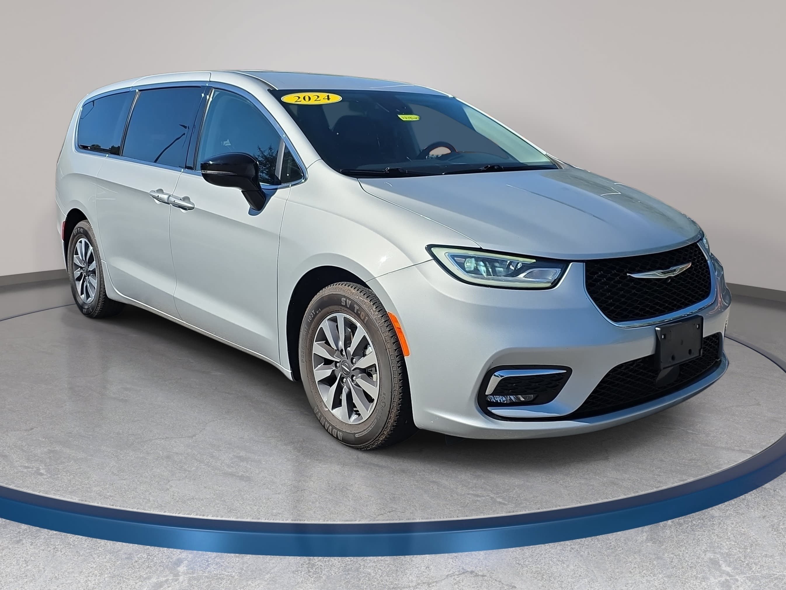 Used 2024 Chrysler Pacifica Hybrid Select Hybrid Select FWD