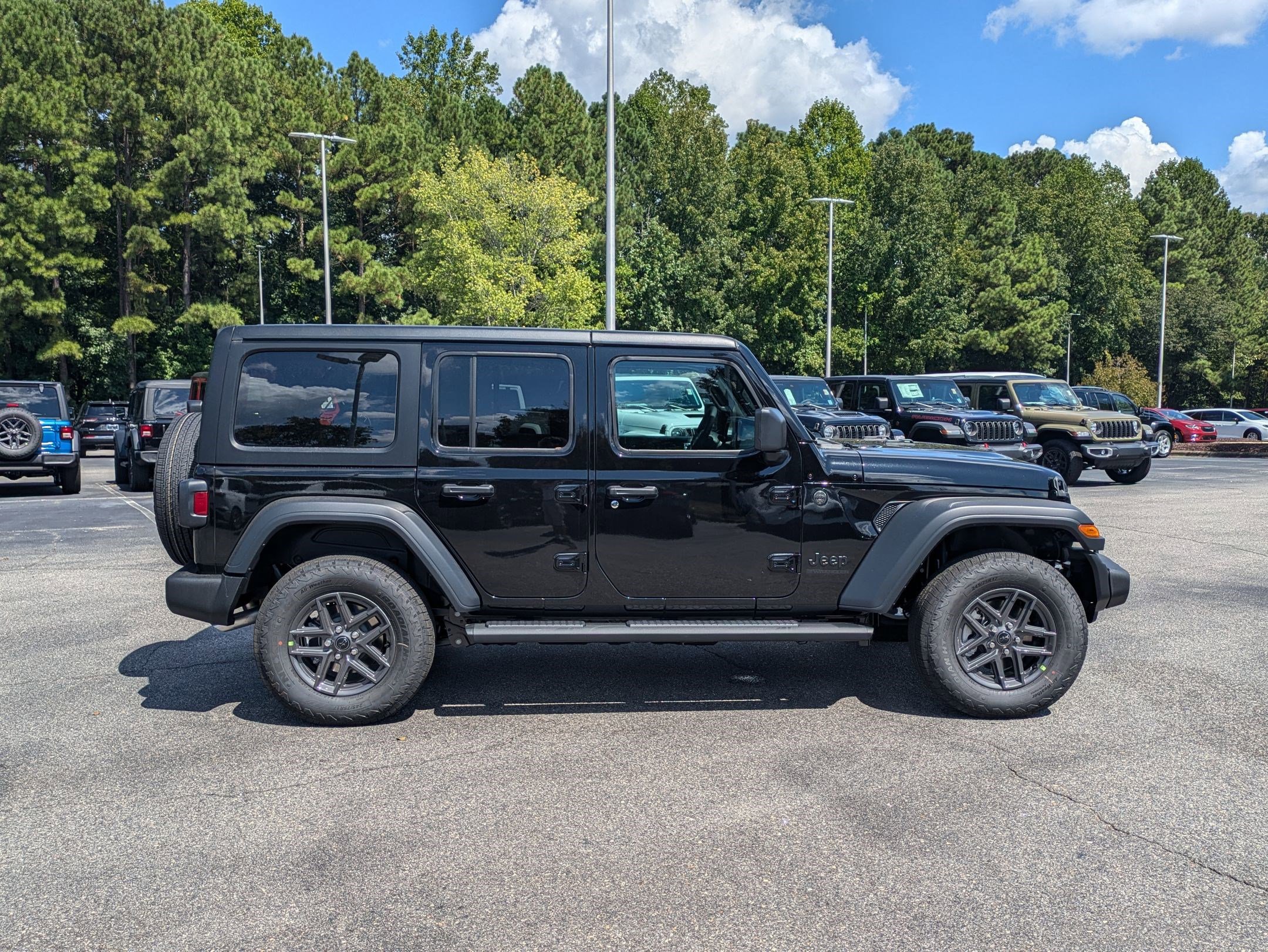 2025 Jeep Wrangler Sport S photo 4