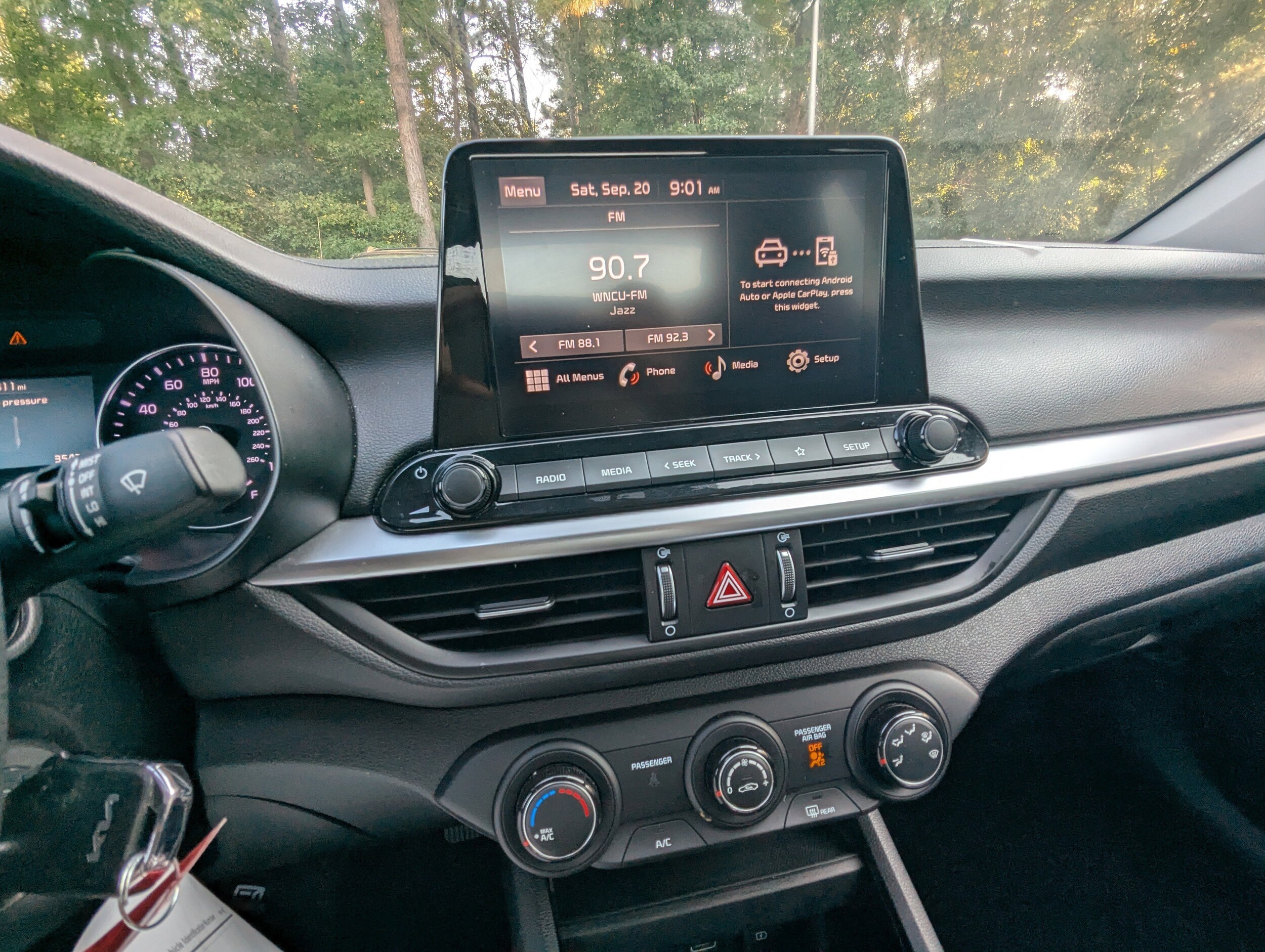 2024 Kia Forte LXS photo 2